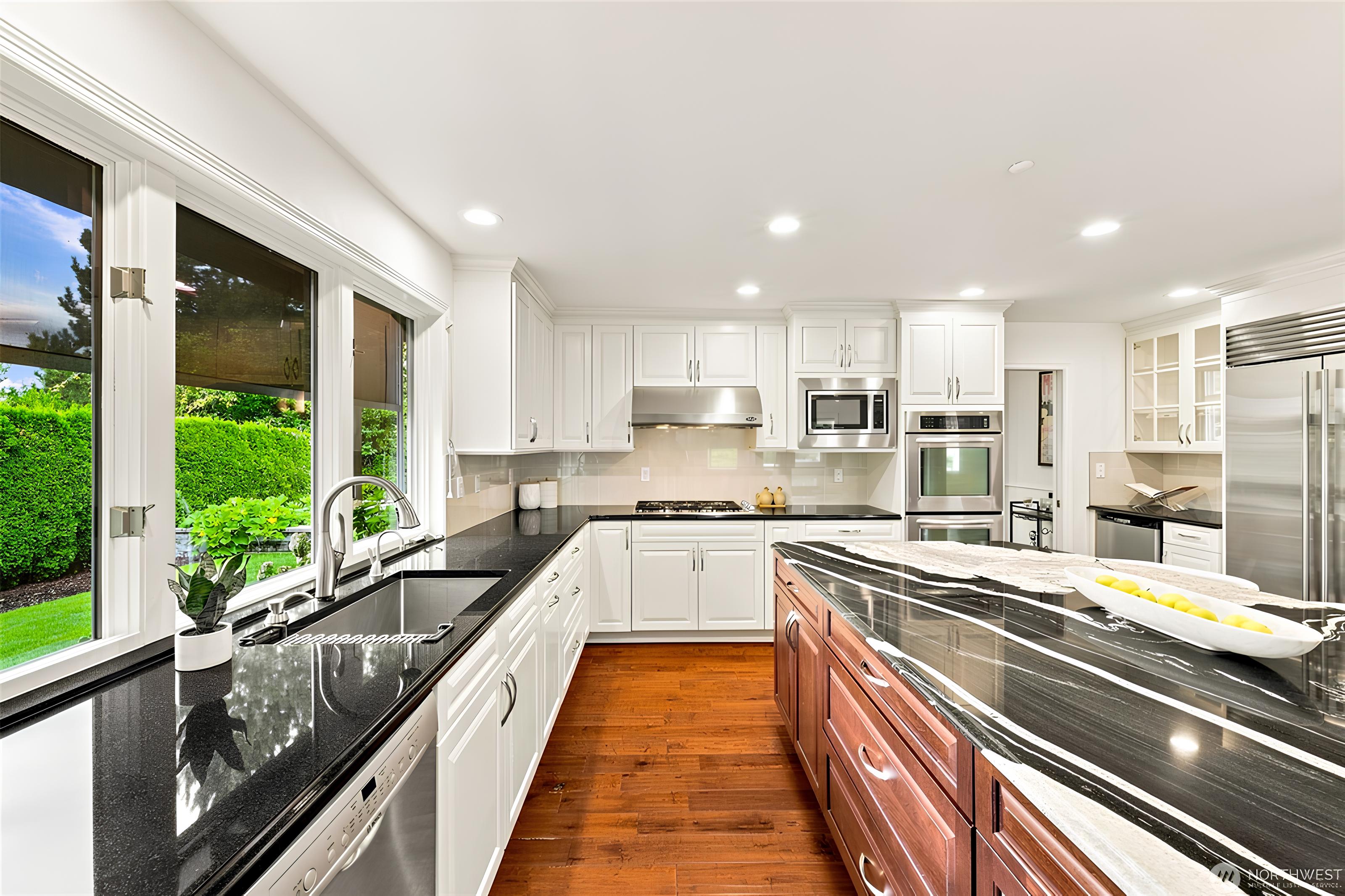  834 84th Avenue Northeast, Medina, WA 98039 - 物件實景