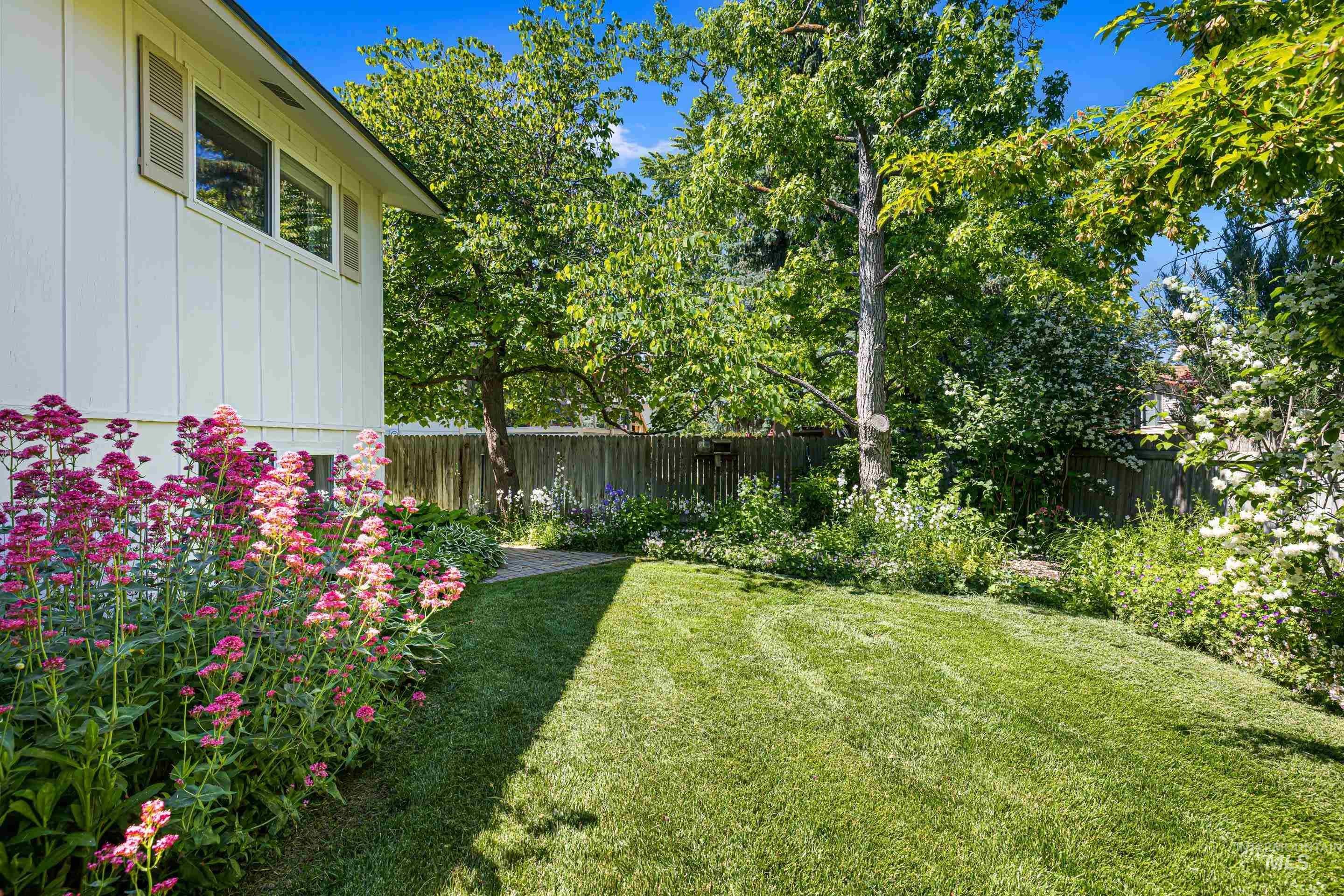 4101 Kingswood, Boise, Idaho, 83704-3340, United States, 4 Bedrooms Bedrooms, ,3 BathroomsBathrooms,Residential,For Sale,4101 Kingswood,1437172