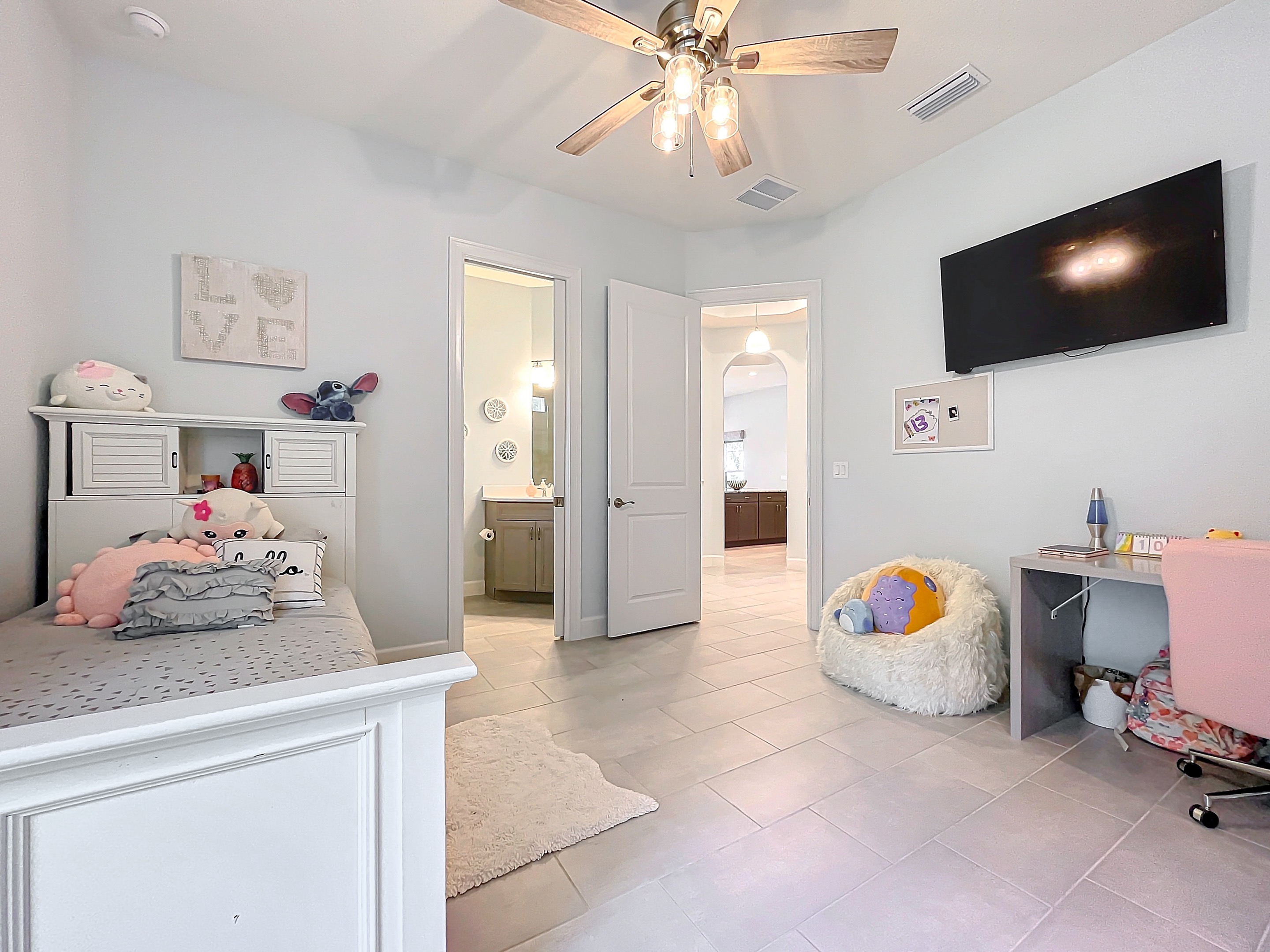 Clermont, Florida, 34715, United States, 5 Bedrooms Bedrooms, ,4 BathroomsBathrooms,Residential,For Sale,2008846