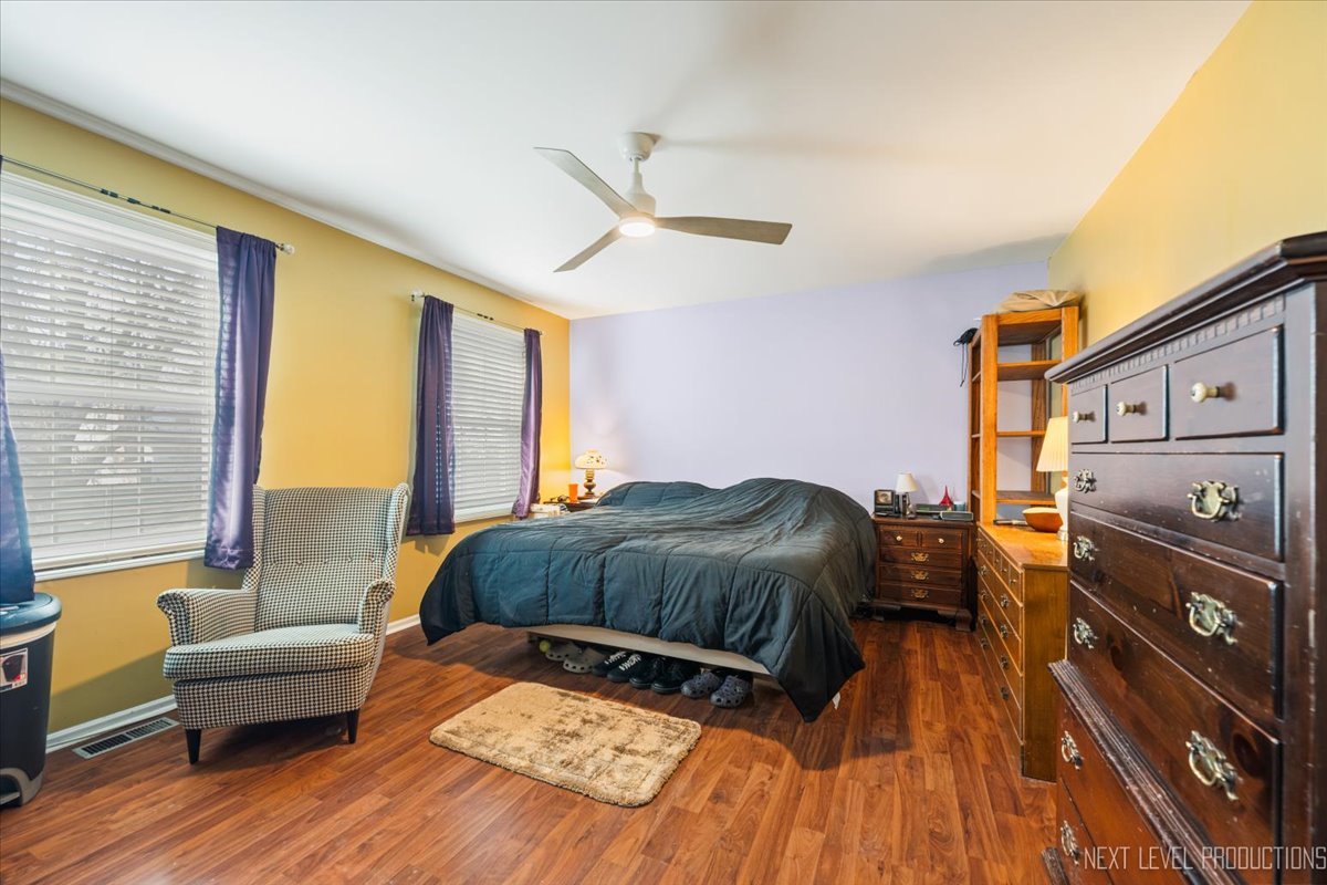 Naperville, Illinois, 60565, United States, 4 Bedrooms Bedrooms, ,4 BathroomsBathrooms,Residential,For Sale,1987037