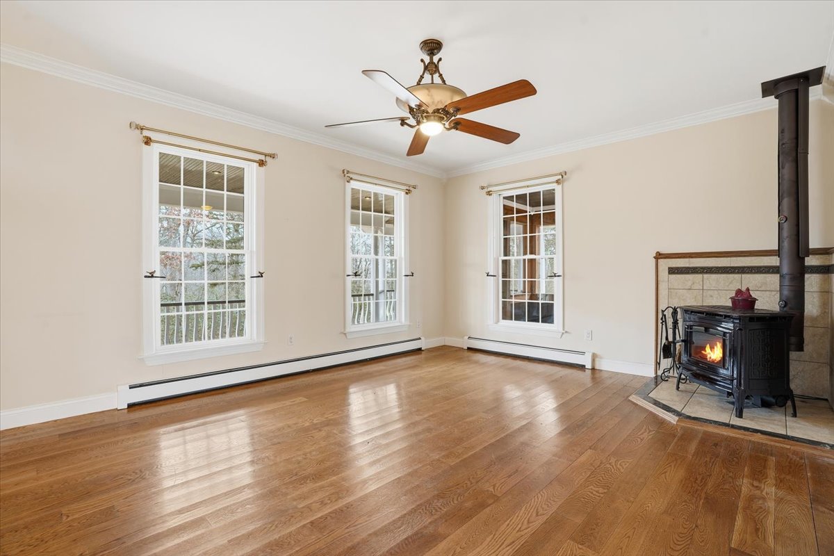 Milford, Pennsylvania, 18337, United States, 4 Bedrooms Bedrooms, ,3 BathroomsBathrooms,Residential,For Sale,2013781