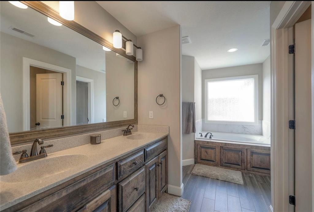 Olathe, Kansas, 66062, United States, 4 Bedrooms Bedrooms, ,4 BathroomsBathrooms,Residential,For Sale,1992047