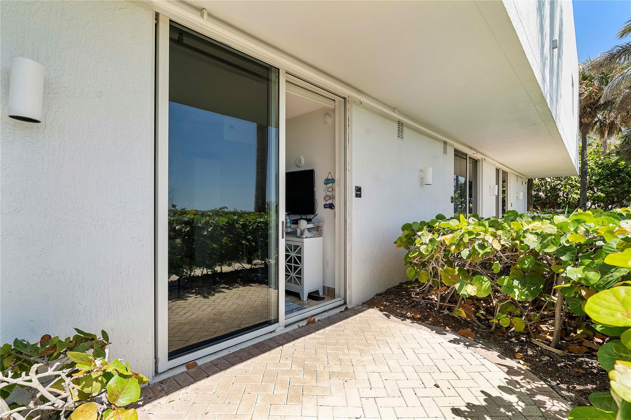 Sunny Isles Beach, Florida, 33160, United States, 3 Bedrooms Bedrooms, ,4 BathroomsBathrooms,Residential,For Sale,1824063
