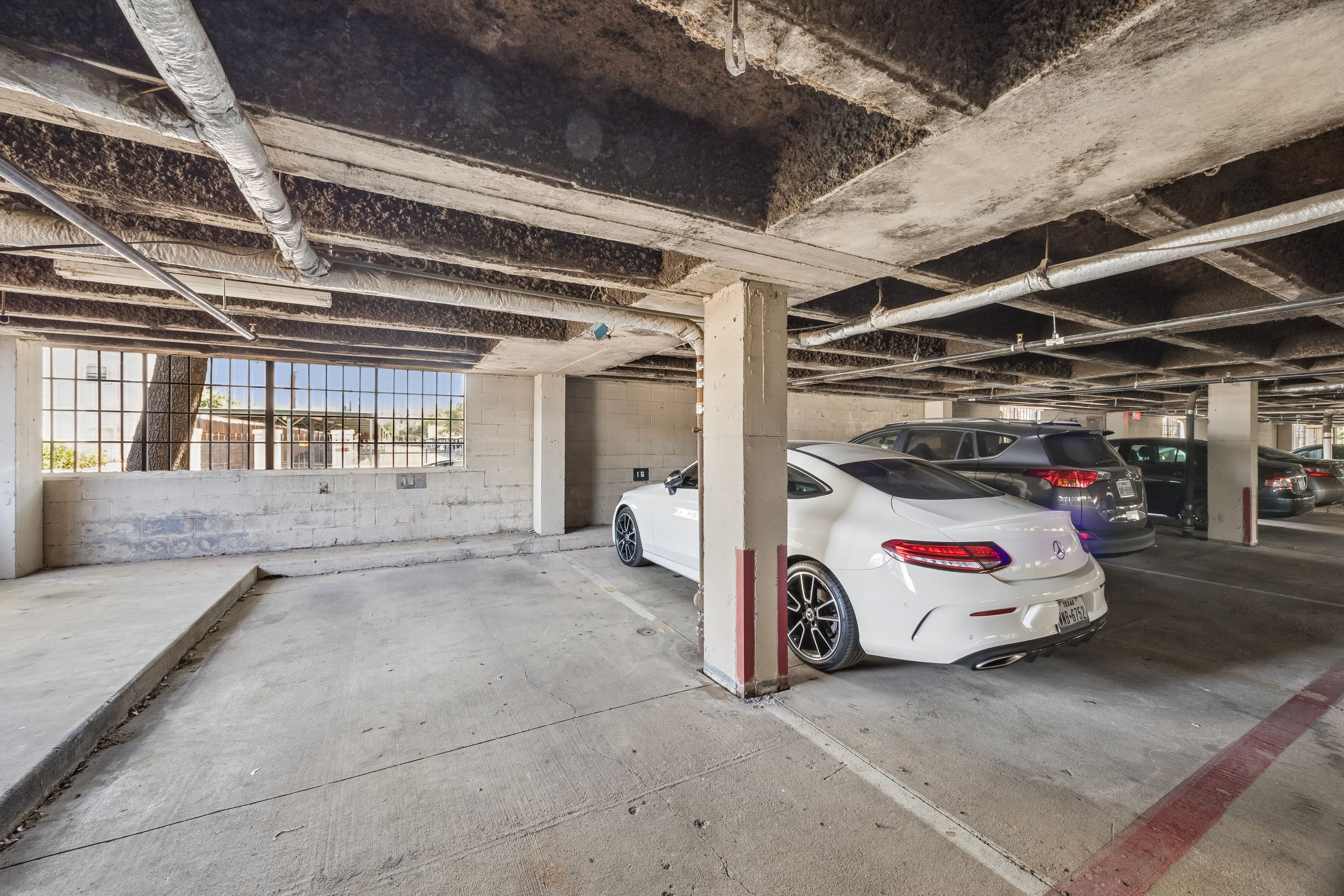  Two-story Bryan Place loft with quick access to Downtown Dallas. - 物件實景