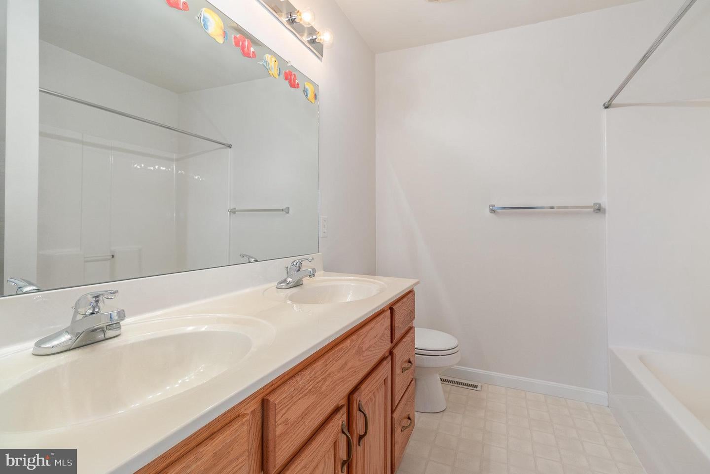 HUMMELSTOWN, Pennsylvania, 17036, United States, 4 Bedrooms Bedrooms, ,3 BathroomsBathrooms,Residential,For Sale,1974344