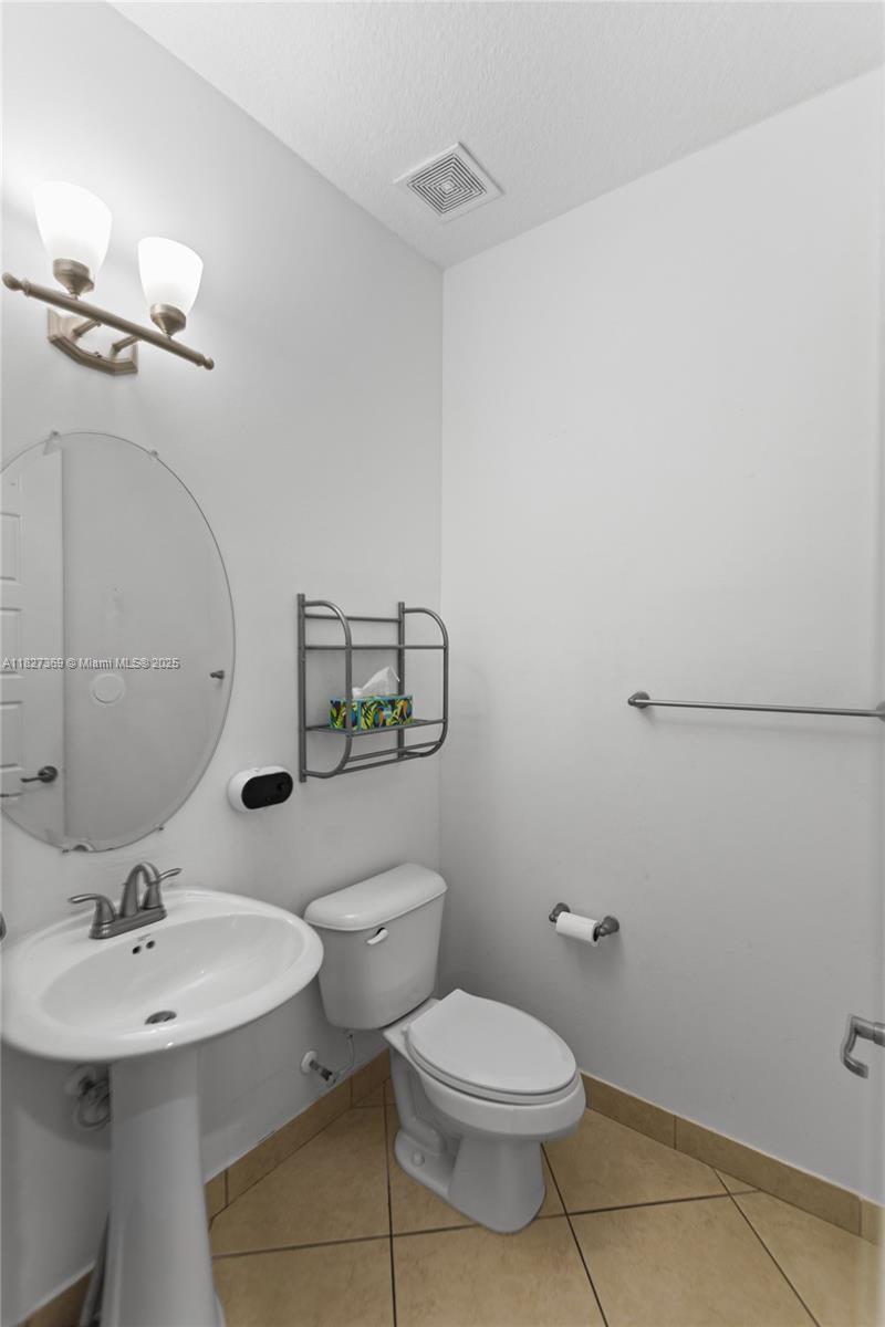 Miami, Florida, 33179, United States, 3 Bedrooms Bedrooms, ,3 BathroomsBathrooms,Residential,For Sale,1868662