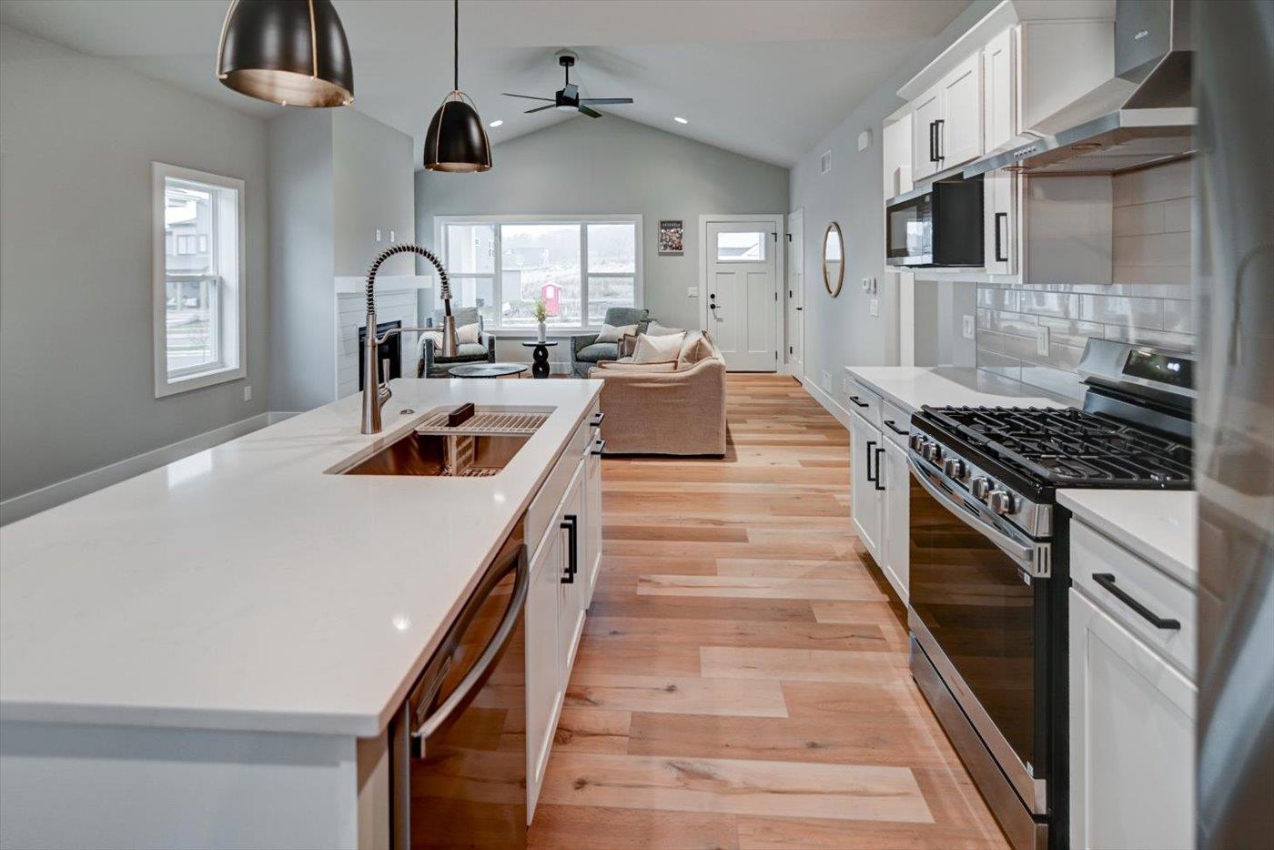 Madison, Wisconsin, 53711, United States, 3 Bedrooms Bedrooms, ,3 BathroomsBathrooms,Residential,For Sale,1995552