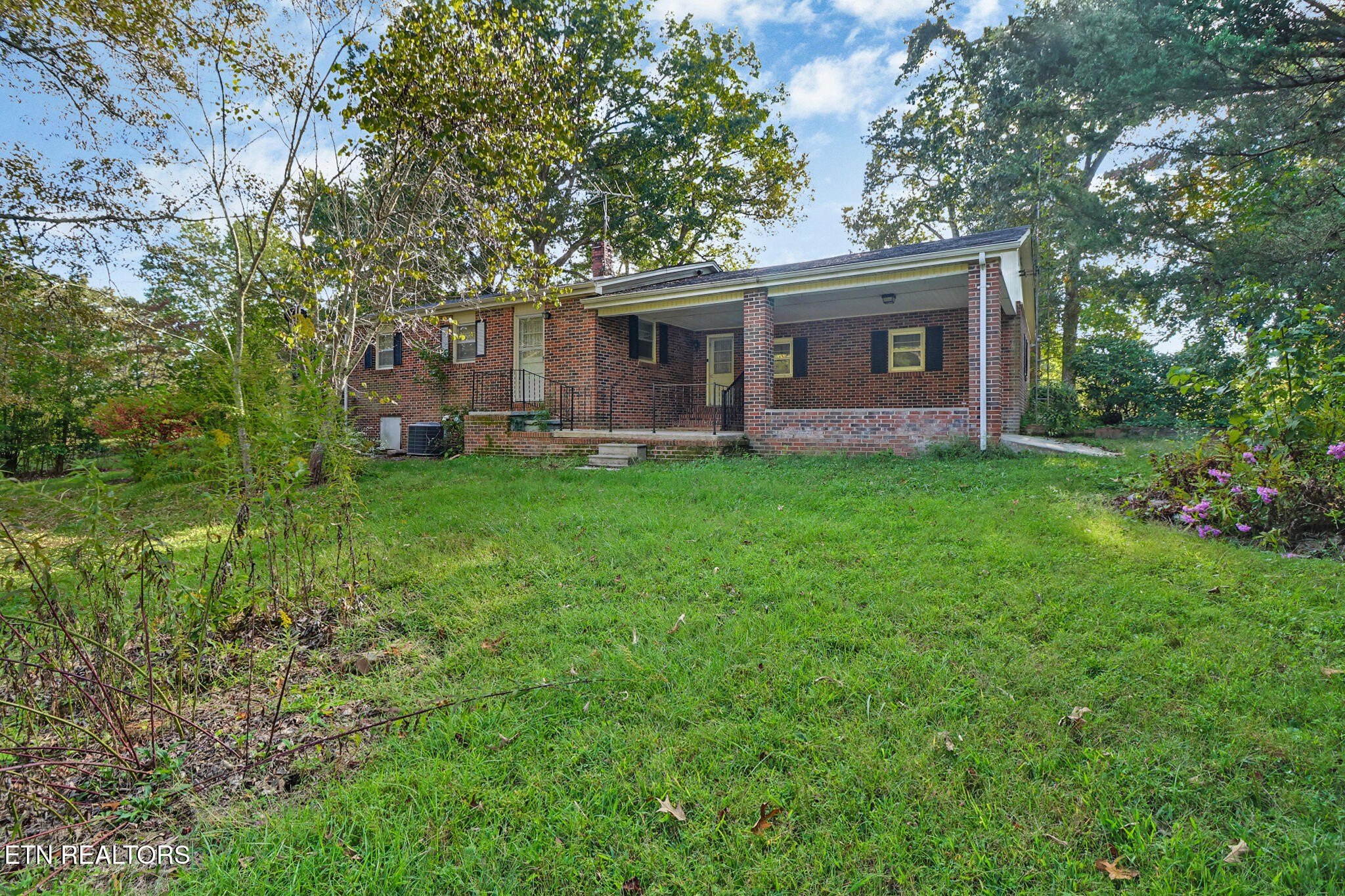 Crossville, Tennessee, 38555, United States, 2 Bedrooms Bedrooms, ,1 BathroomBathrooms,Residential,For Sale,1982388