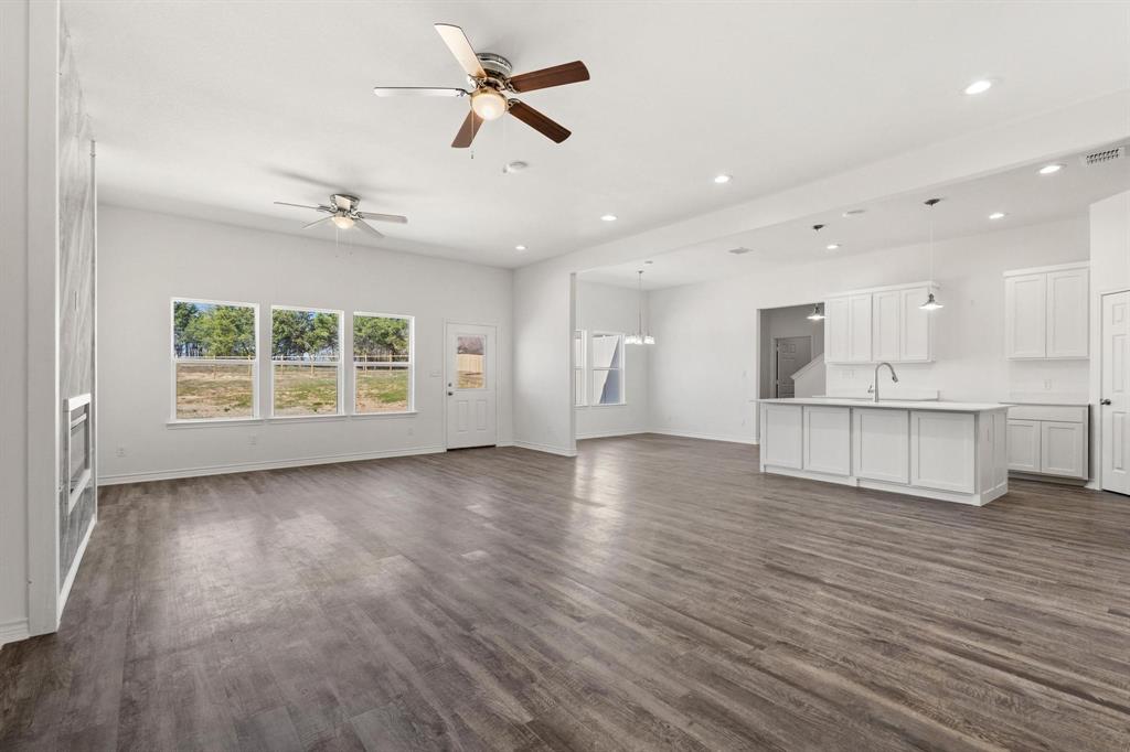 Petty, Texas, 75470, United States, 4 Bedrooms Bedrooms, ,4 BathroomsBathrooms,Residential,For Sale,1921073