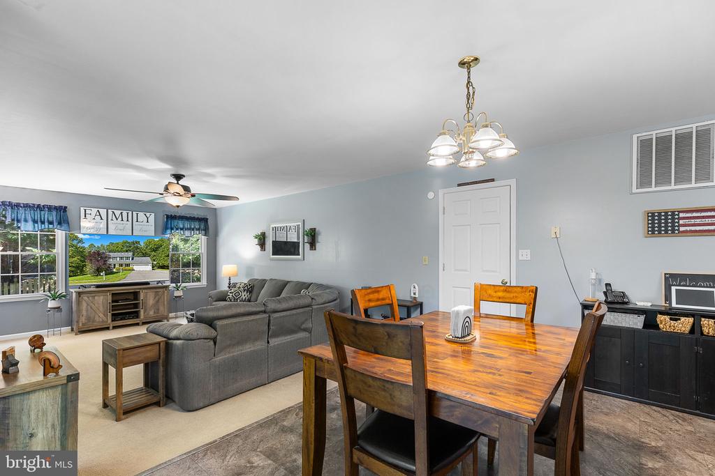 Fredericksburg, Virginia, 22408, United States, 5 Bedrooms Bedrooms, ,4 BathroomsBathrooms,Residential,For Sale,1900737