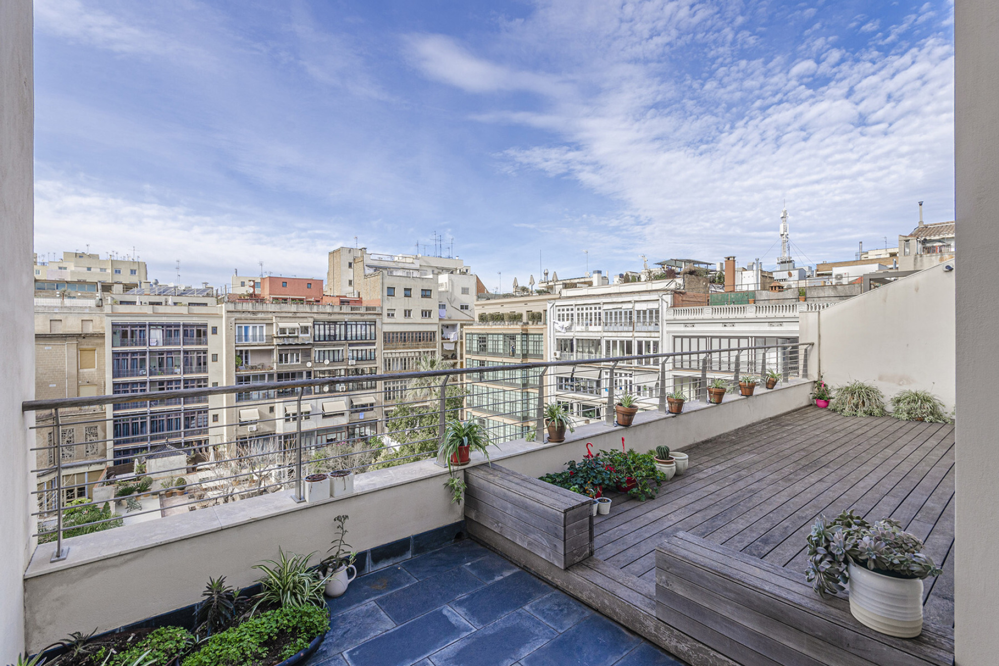  Impressive duplex adjacent to Gaudí