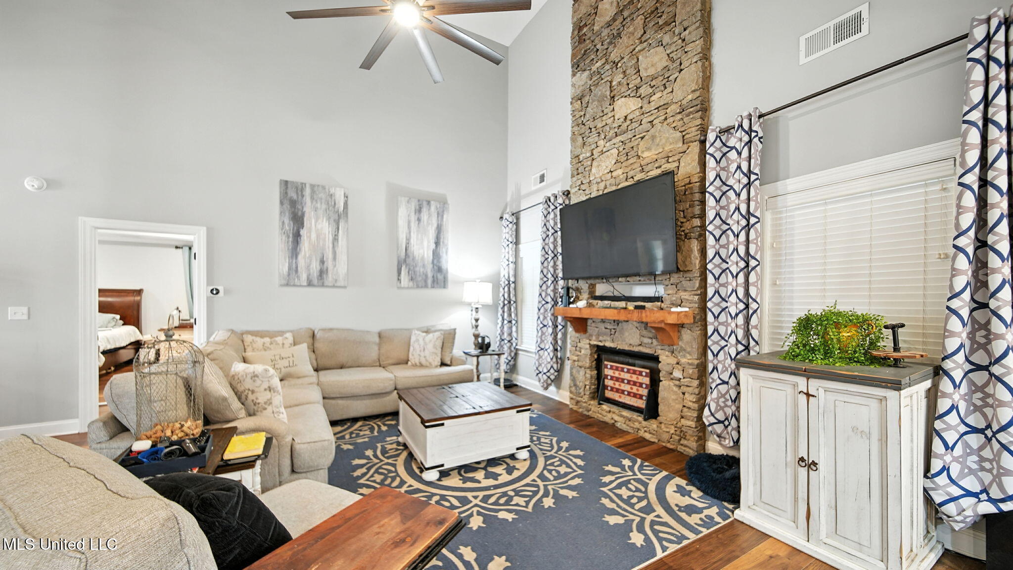 Hernando, Mississippi, 38632, United States, 4 Bedrooms Bedrooms, ,3 BathroomsBathrooms,Residential,For Sale,1978429