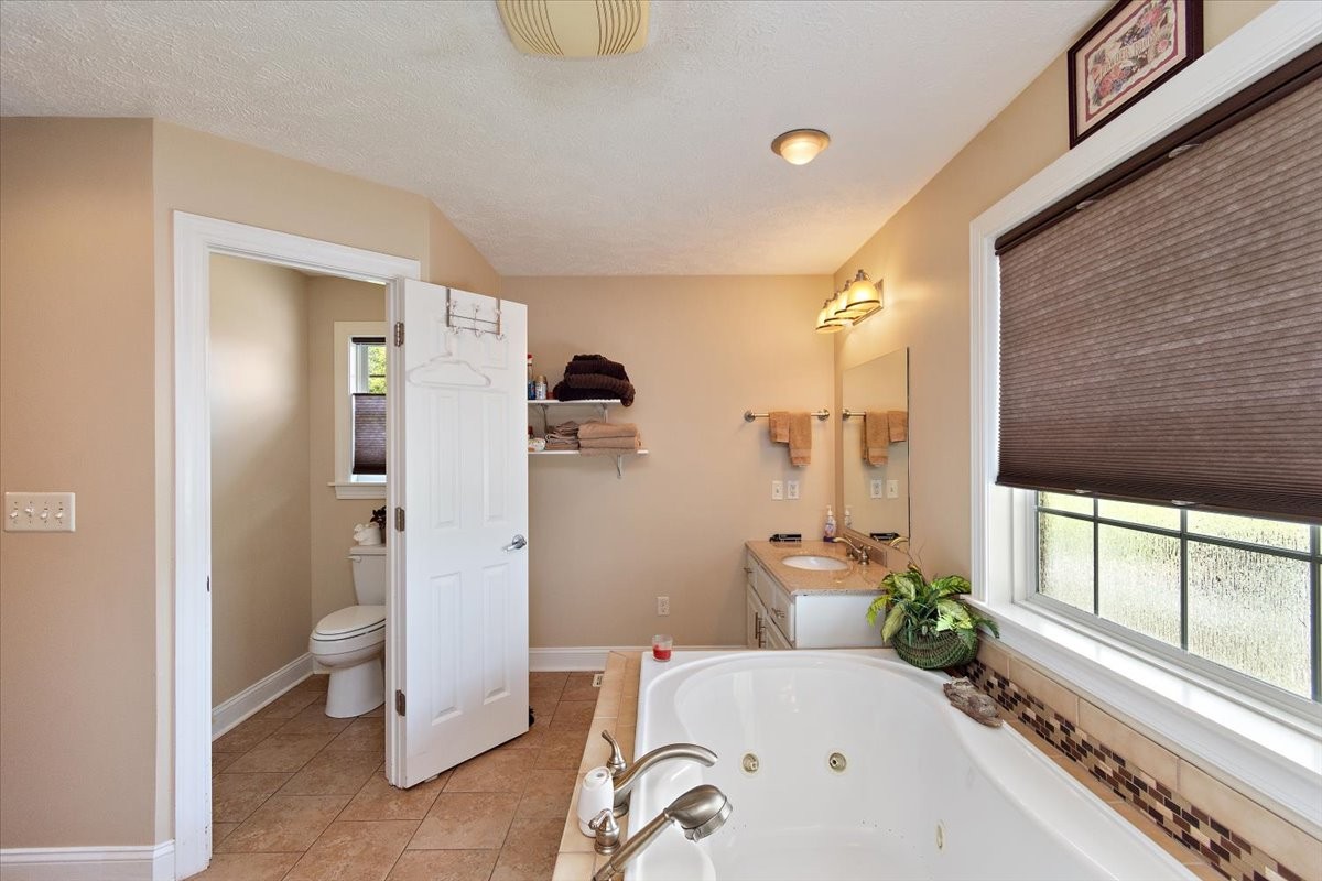 Bell Buckle, Tennessee, 37020, United States, 3 Bedrooms Bedrooms, ,3 BathroomsBathrooms,Residential,For Sale,1898483