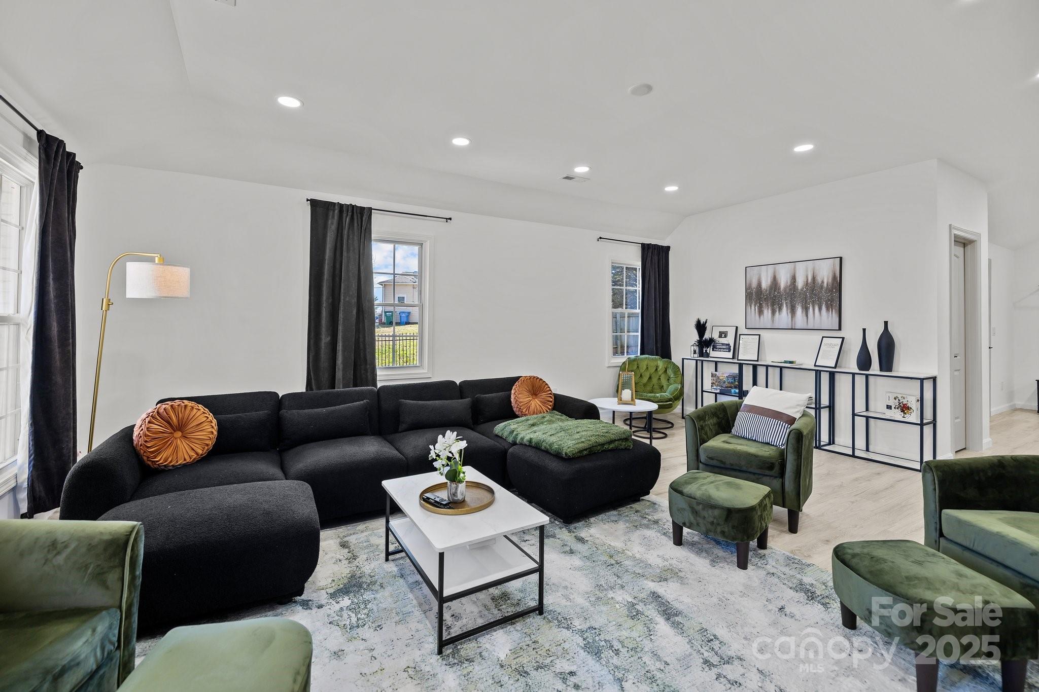 Matthews, North Carolina, 28105, United States, 5 Bedrooms Bedrooms, ,4 BathroomsBathrooms,Residential,For Sale,2003346