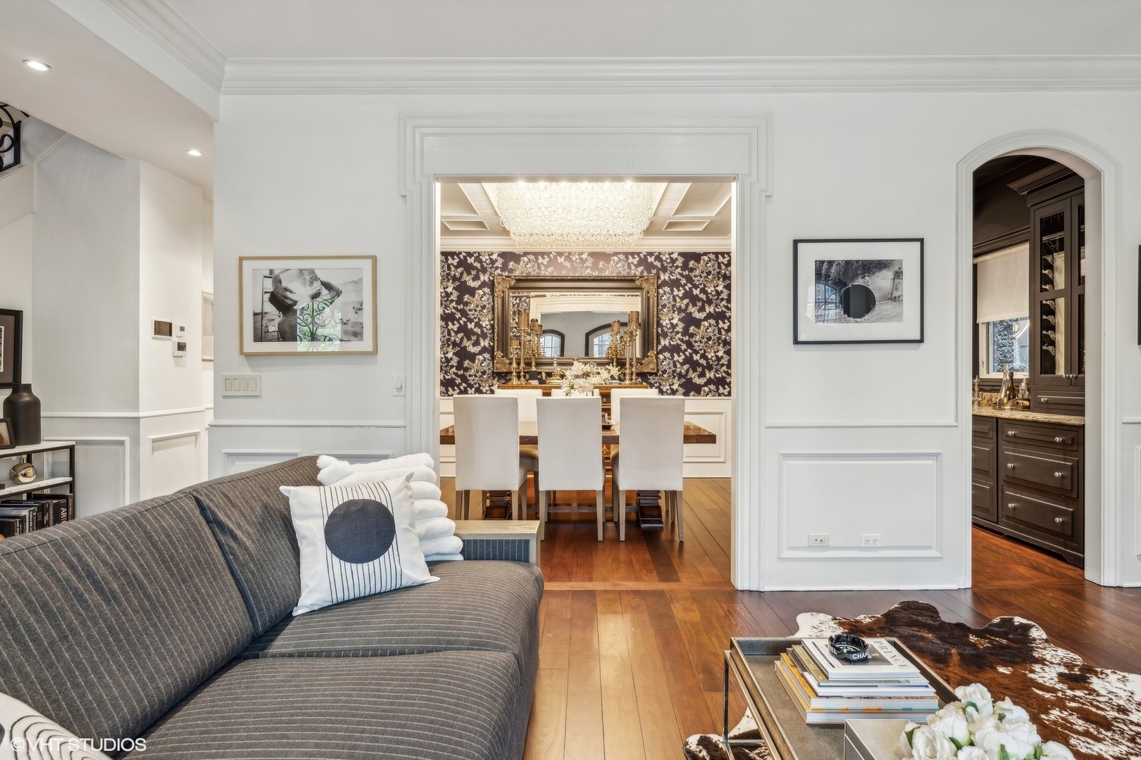 3830 N Wayne Avenue, Chicago, Illinois, 60613, United States, 6 Bedrooms Bedrooms, ,6 BathroomsBathrooms,Residential,For Sale,3830 N Wayne Avenue,1628817