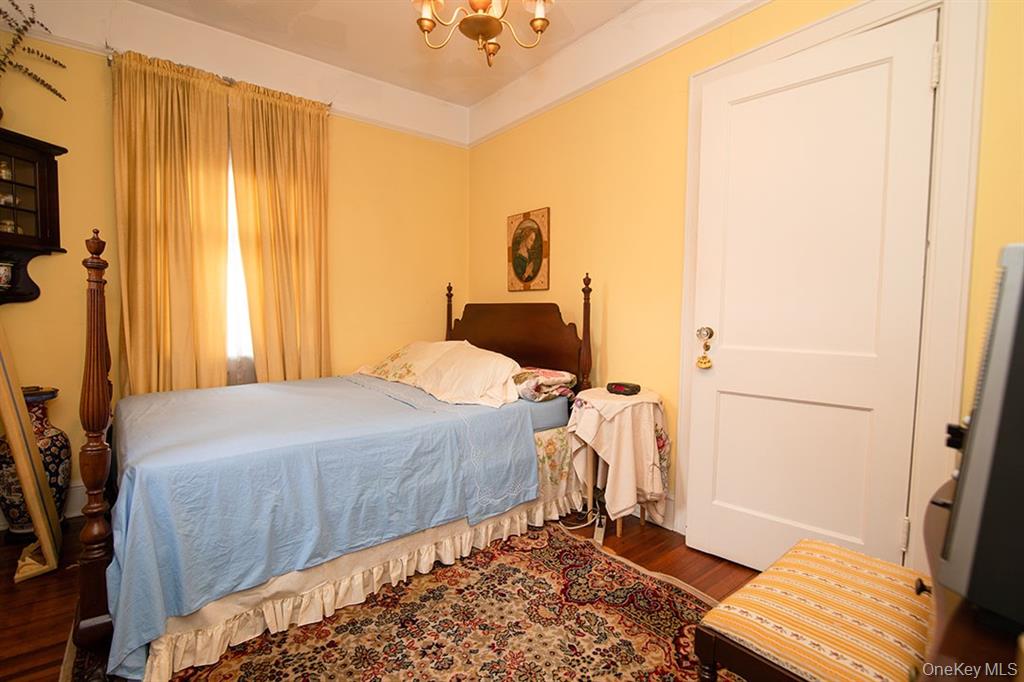 Beechhurst, New York, 11357, United States, 4 Bedrooms Bedrooms, ,1 BathroomBathrooms,Residential,For Sale,1973766