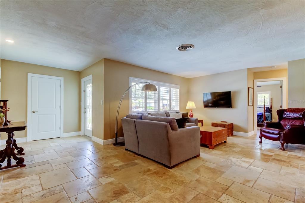 St Petersburg, Florida, 33703, United States, 3 Bedrooms Bedrooms, ,2 BathroomsBathrooms,Residential,For Sale,1821049