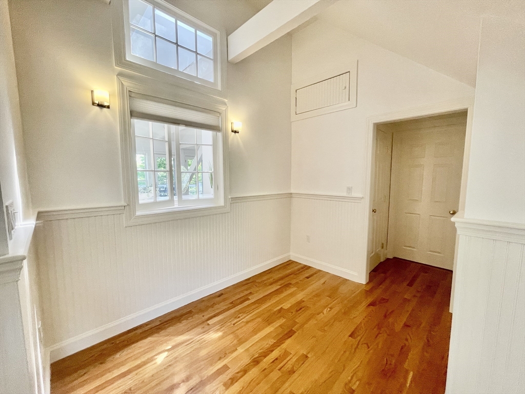 Newton, Massachusetts, 02459, United States, 2 Bedrooms Bedrooms, ,2 BathroomsBathrooms,Residential,For Sale,1817599