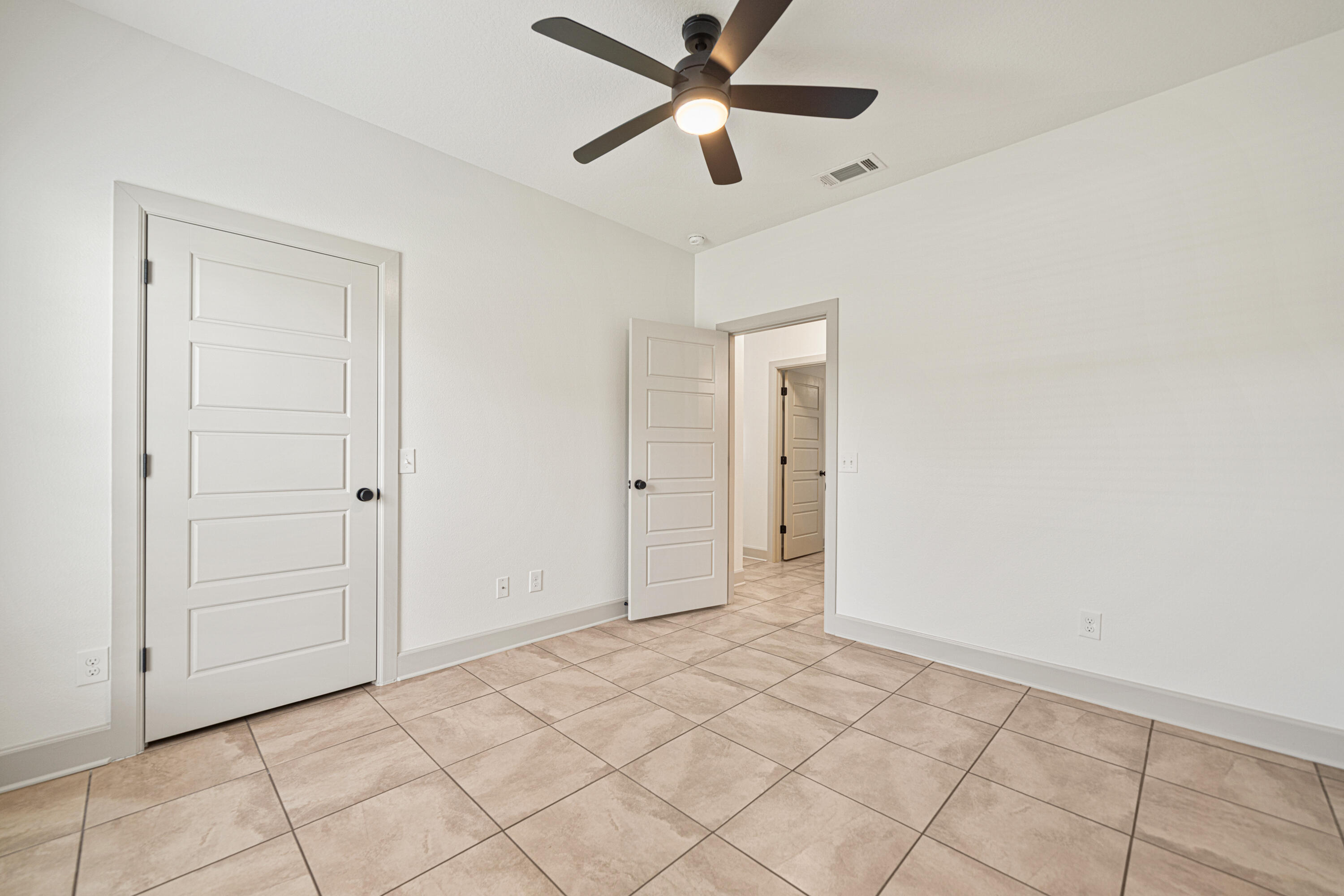 Crestview, Florida, 32536, United States, 5 Bedrooms Bedrooms, ,5 BathroomsBathrooms,Residential,For Sale,1906296