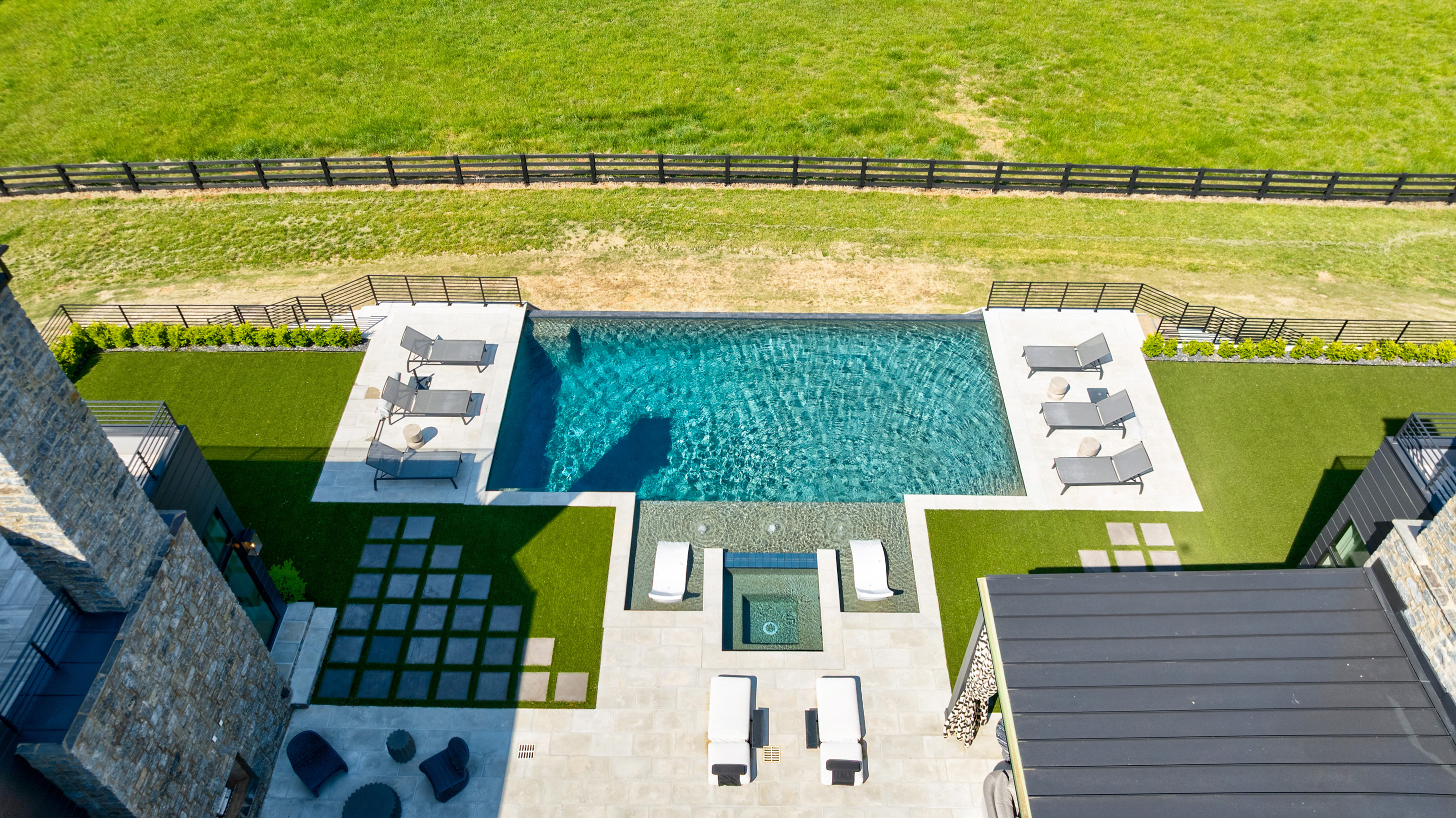  Stunning Milton Estate with Barn and Greenhouse on 50+/- Private Acres - 物件實景