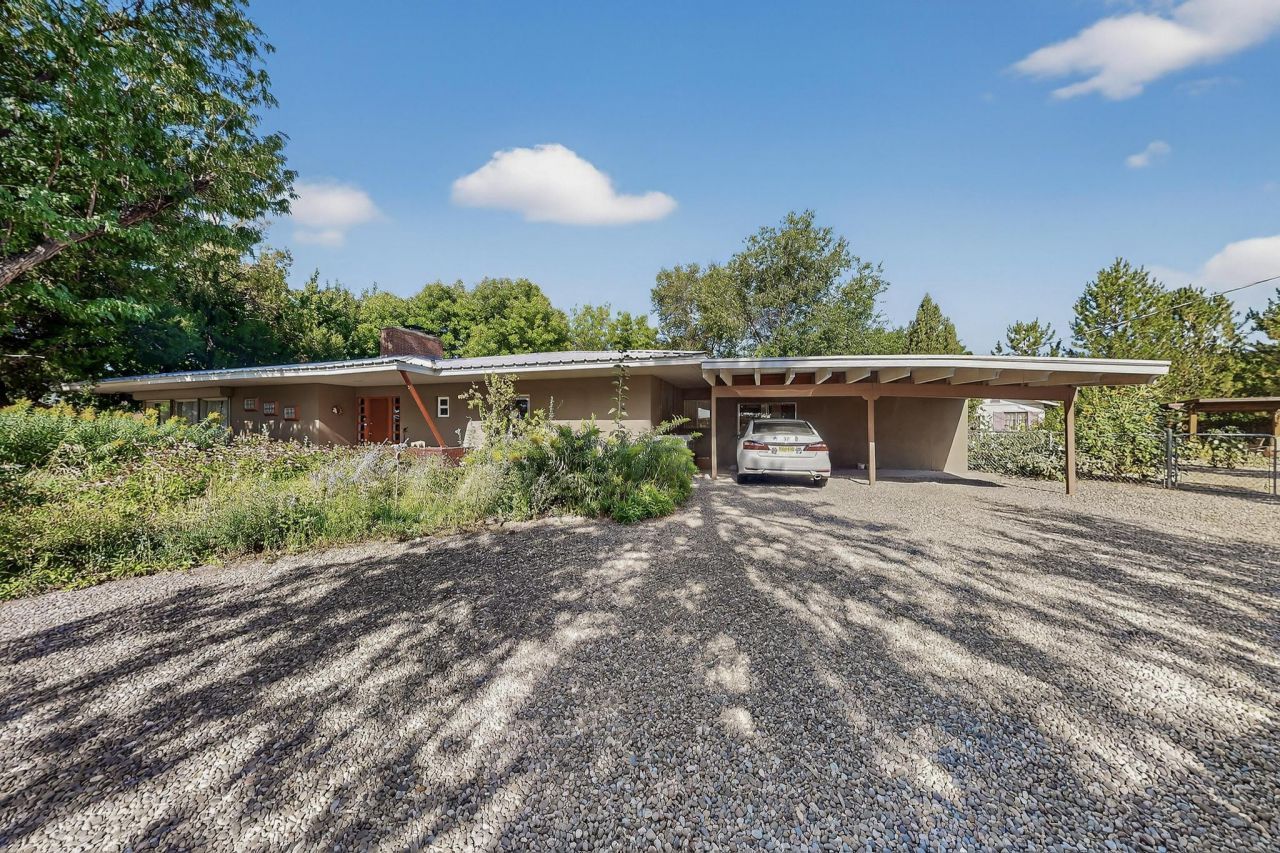 Albuquerque, New Mexico, 87107, United States, 4 Bedrooms Bedrooms, ,3 BathroomsBathrooms,Residential,For Sale,1917384