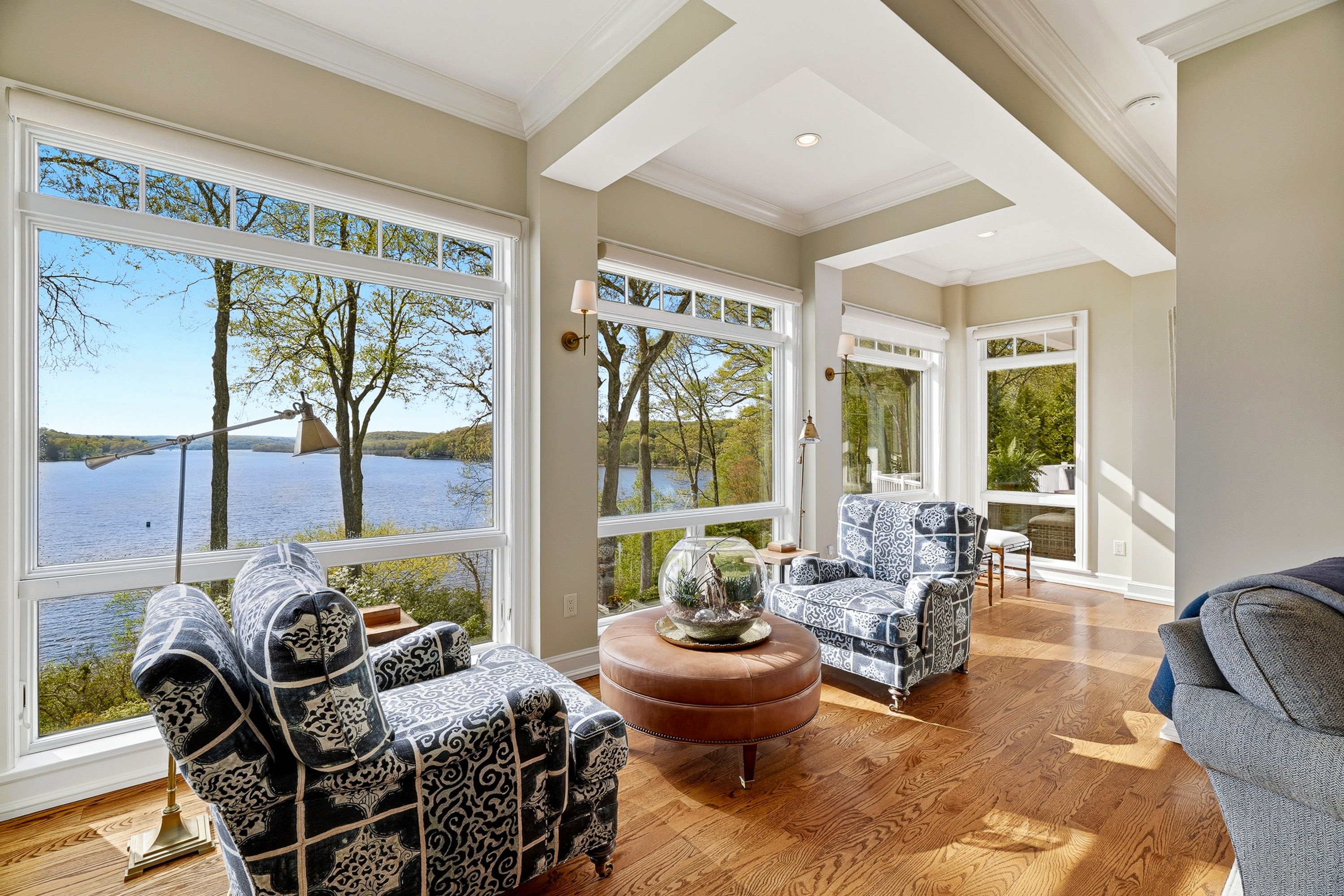  Extraordinary Waterfront Compound Offers Luxury Coastal Living - 物件實景