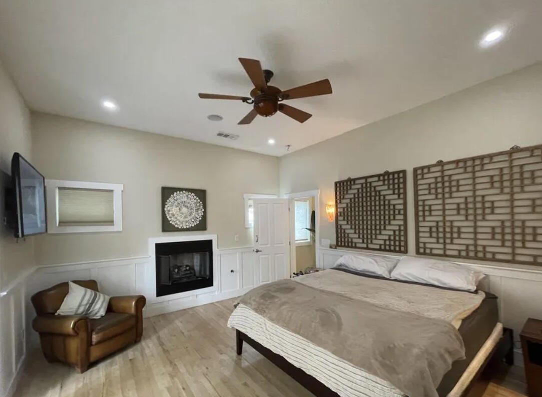 Venice, California, 90291, United States, 4 Bedrooms Bedrooms, ,2 BathroomsBathrooms,Residential,For Sale,1965378