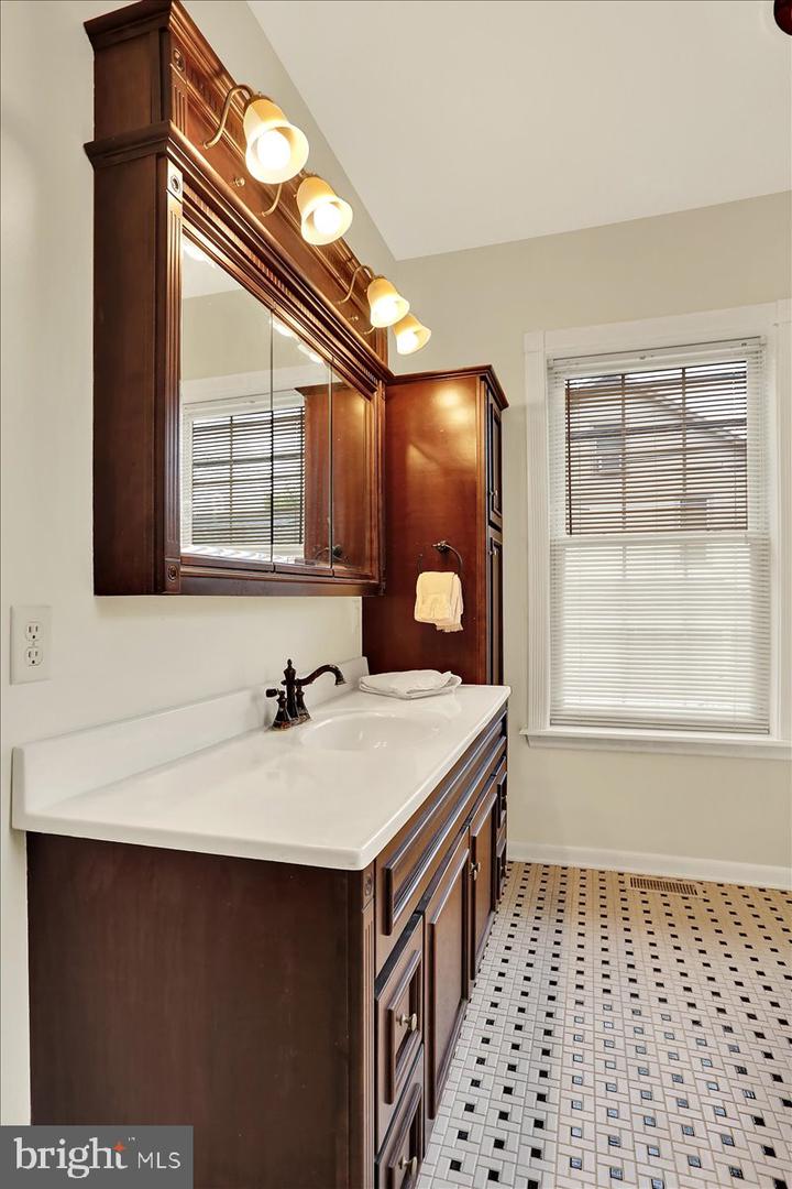 Manheim, Pennsylvania, 17545, United States, 6 Bedrooms Bedrooms, ,8 BathroomsBathrooms,Residential,For Sale,1896454