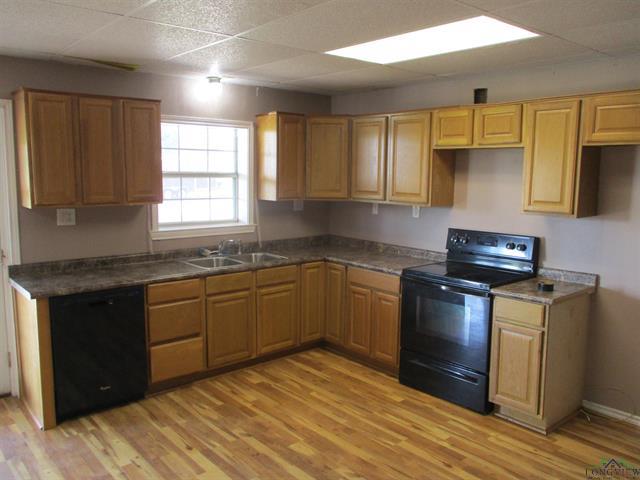 Henderson, Texas, 75654, United States, 3 Bedrooms Bedrooms, ,2 BathroomsBathrooms,Residential,For Sale,1940968