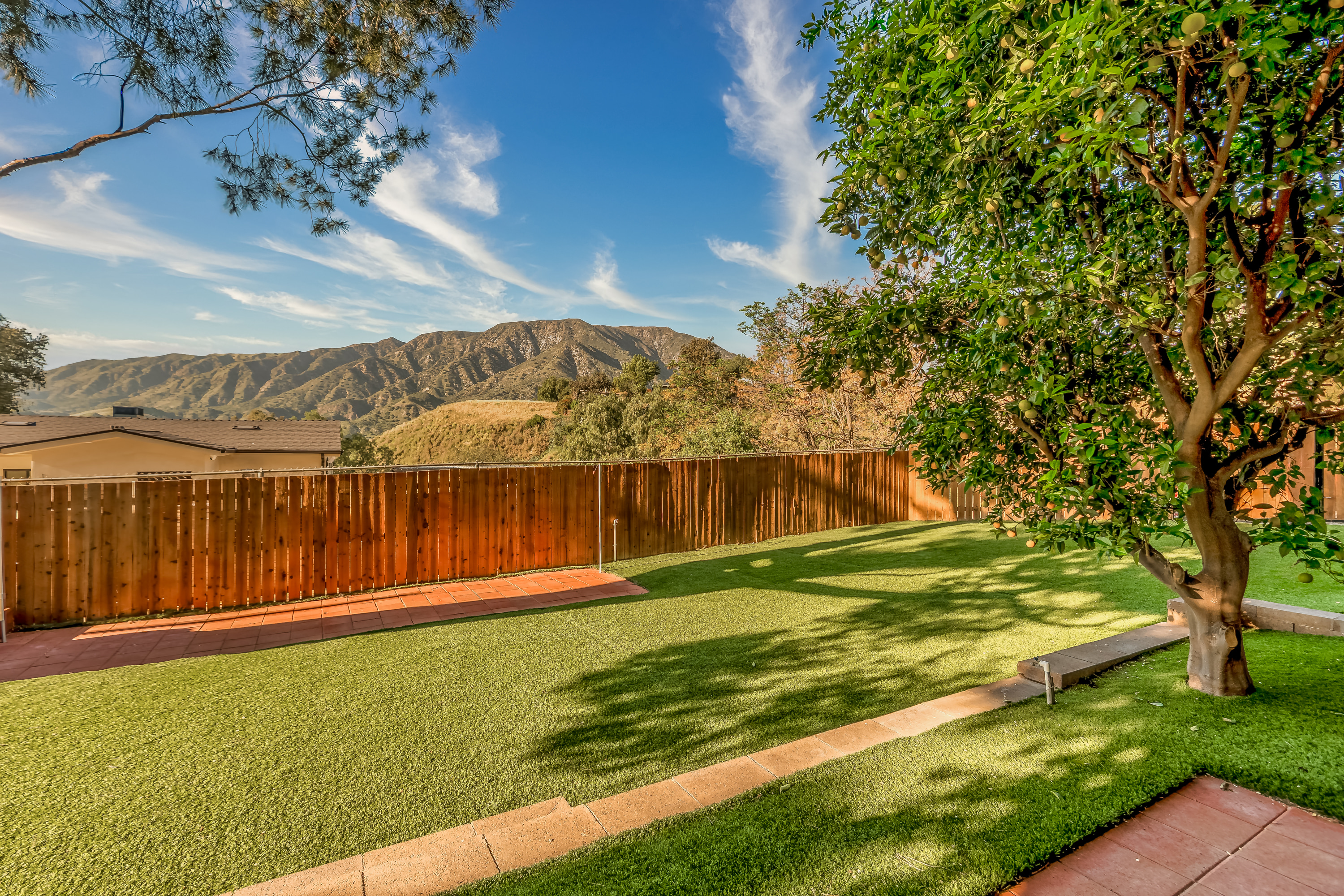  11064 Plainview Avenue, Los Angeles, CA 91042 - 物件實景