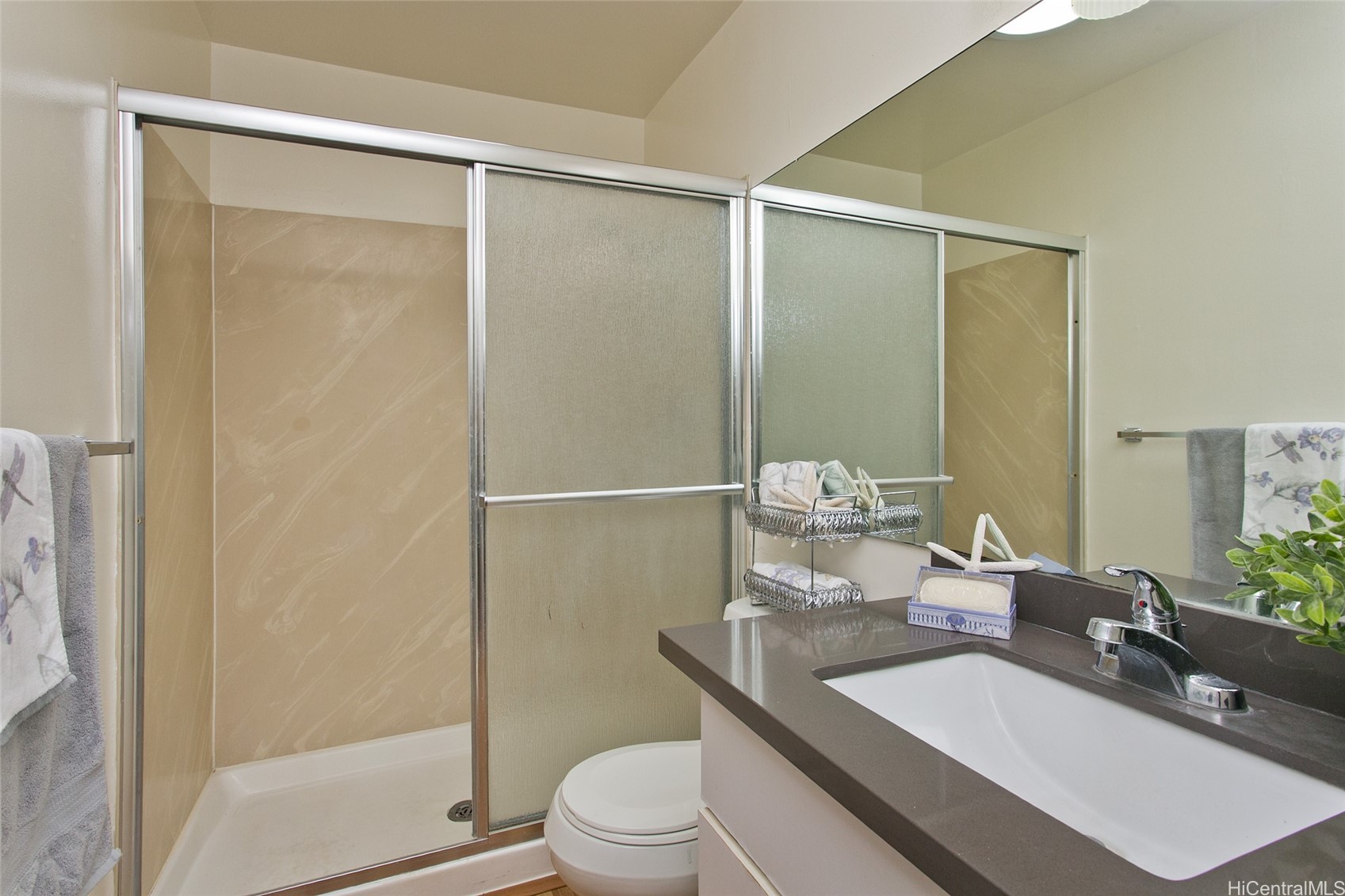 Honolulu, Hawaii, 96818, United States, 2 Bedrooms Bedrooms, ,2 BathroomsBathrooms,Residential,For Sale,1972744