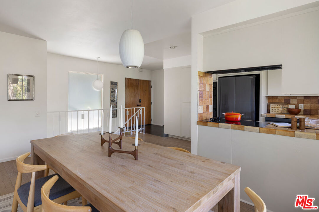 Glendale, California, 91207, United States, 3 Bedrooms Bedrooms, ,3 BathroomsBathrooms,Residential,For Sale,1987777