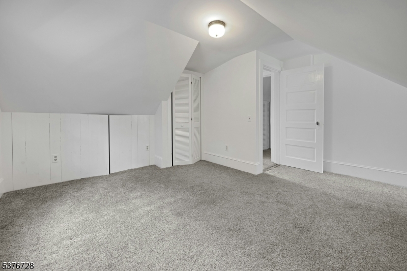 Peapack Gladstone Boro, New Jersey, 07977, United States, 4 Bedrooms Bedrooms, ,3 BathroomsBathrooms,Residential,For Sale,1990359