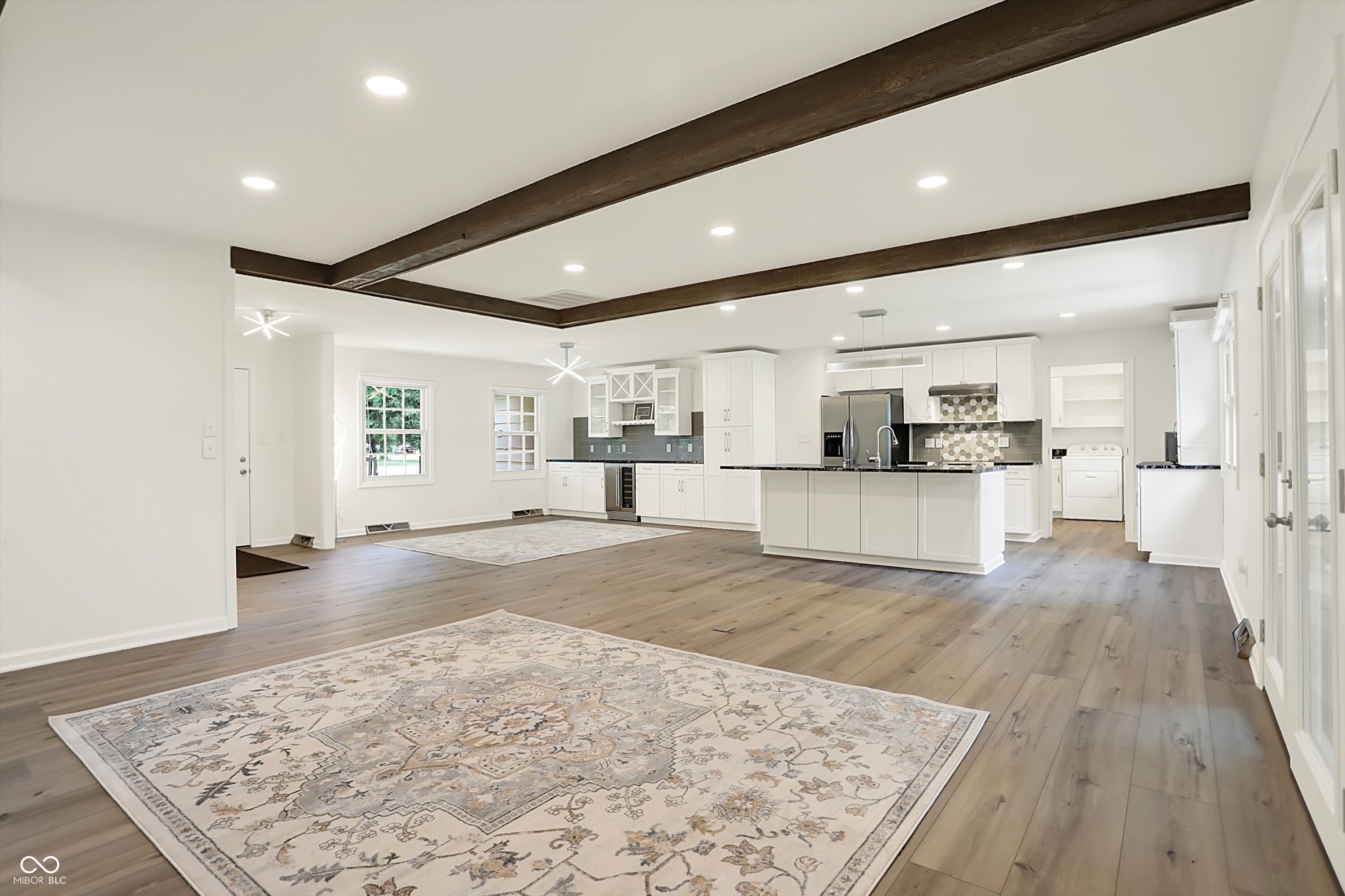 Zionsville, Indiana, 46077, United States, 3 Bedrooms Bedrooms, ,3 BathroomsBathrooms,Residential,For Sale,1975998