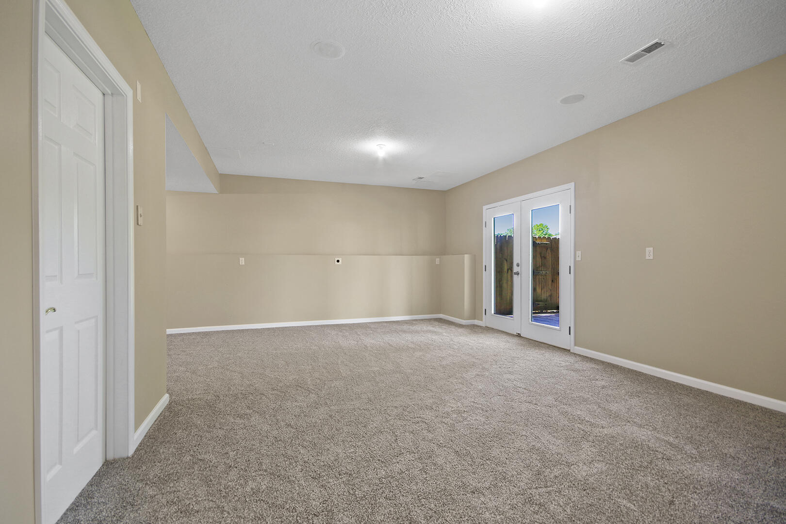 COLUMBIA, Missouri, 65203, United States, 5 Bedrooms Bedrooms, ,4 BathroomsBathrooms,Residential,For Sale,1934961