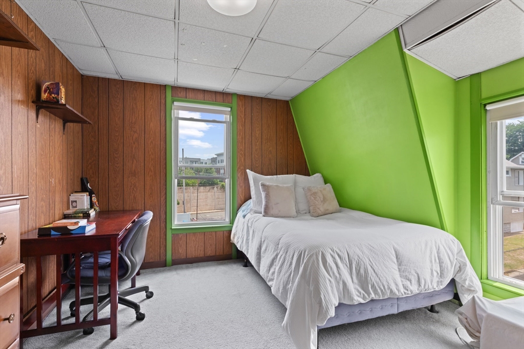 Medford, Massachusetts, 02155, United States, 3 Bedrooms Bedrooms, ,2 BathroomsBathrooms,Residential,For Sale,1923943