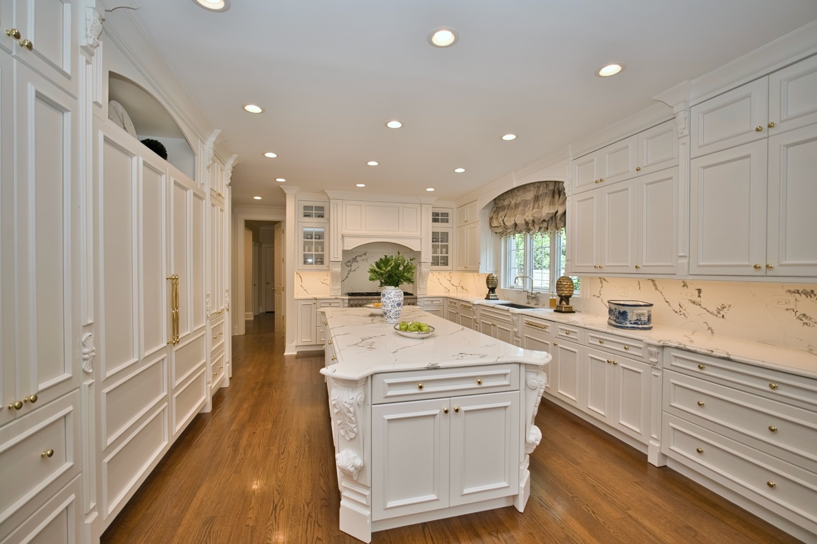 Lake Forest, Illinois, 60045, United States, 4 Bedrooms Bedrooms, ,5 BathroomsBathrooms,Residential,For Sale,2038354