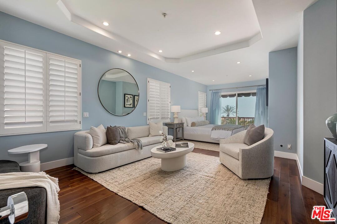 Pacific Palisades, California, 90272, United States, 4 Bedrooms Bedrooms, ,4 BathroomsBathrooms,Residential,For Sale,1911356