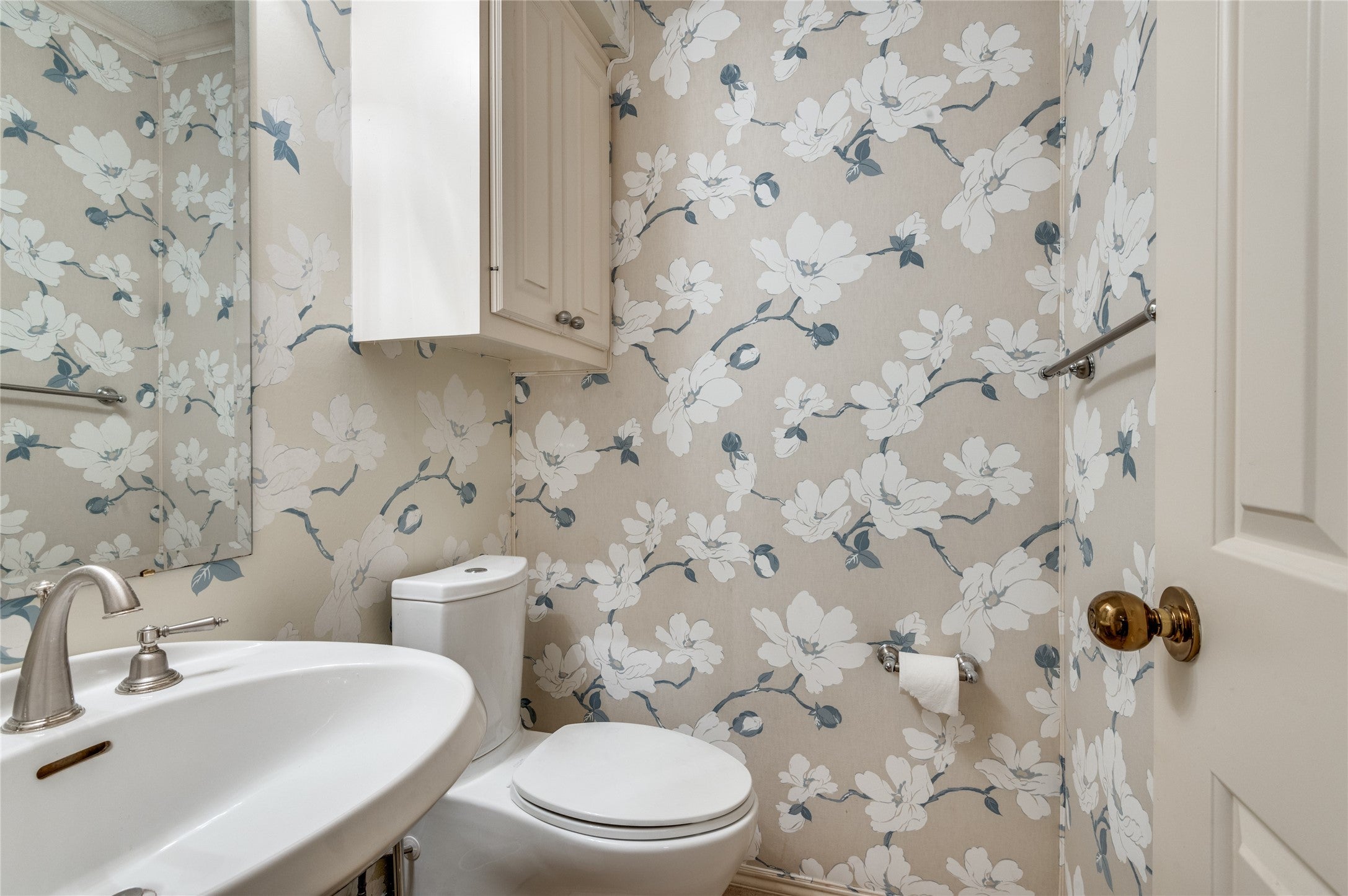 Bedford, Texas, 76021, United States, 5 Bedrooms Bedrooms, ,4 BathroomsBathrooms,Residential,For Sale,1976137