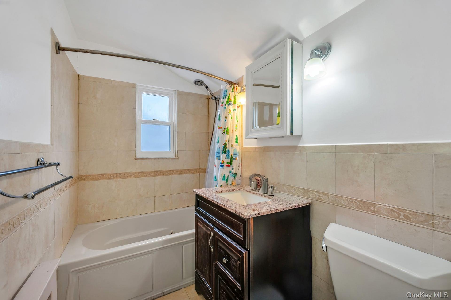 Freeport, New York, 11520, United States, 3 Bedrooms Bedrooms, ,2 BathroomsBathrooms,Residential,For Sale,1998348