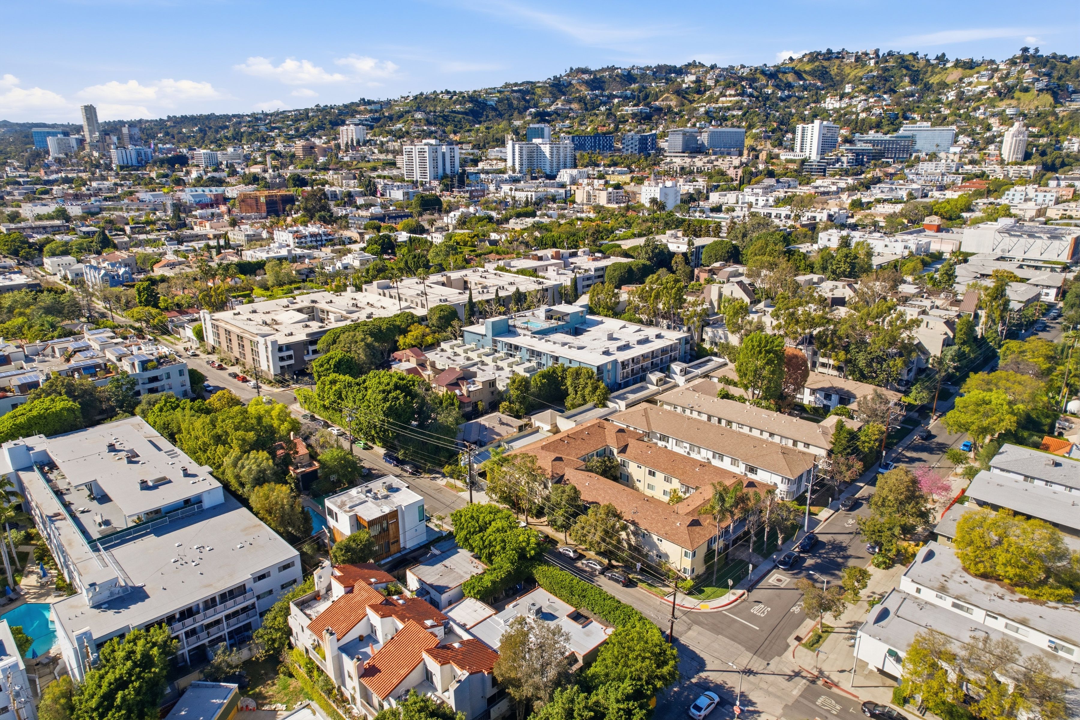  853-855 North Sweetzer Avenue - 物件實景