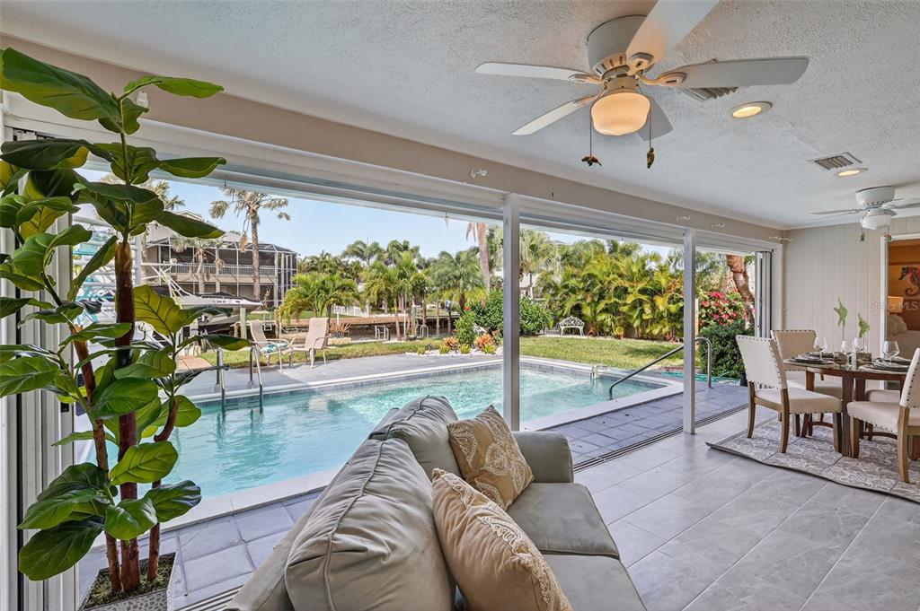 Longboat Key, Florida, 34228, United States, 3 Bedrooms Bedrooms, ,2 BathroomsBathrooms,Residential,For Sale,1990986