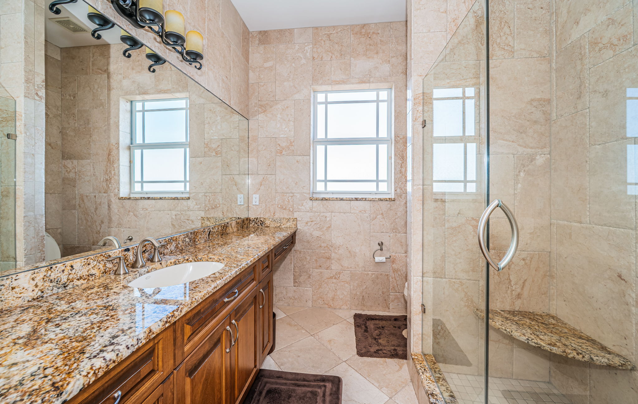 St Petersburg, Florida, 33707, United States, 5 Bedrooms Bedrooms, ,5 BathroomsBathrooms,Residential,For Sale,2006025