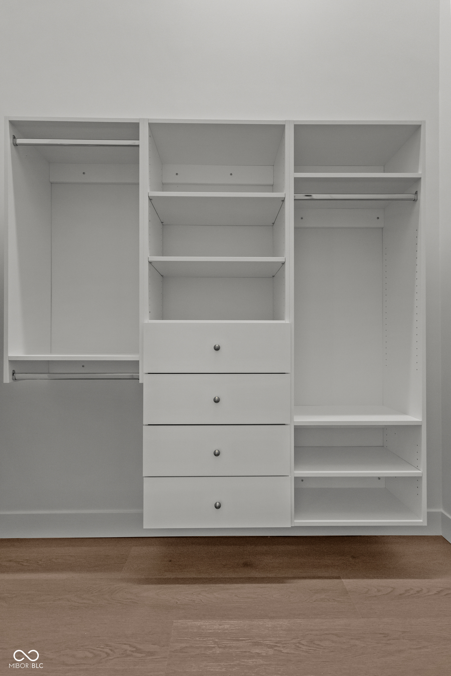 Carmel, Indiana, 46032, United States, 2 Bedrooms Bedrooms, ,3 BathroomsBathrooms,Residential,For Sale,1975043