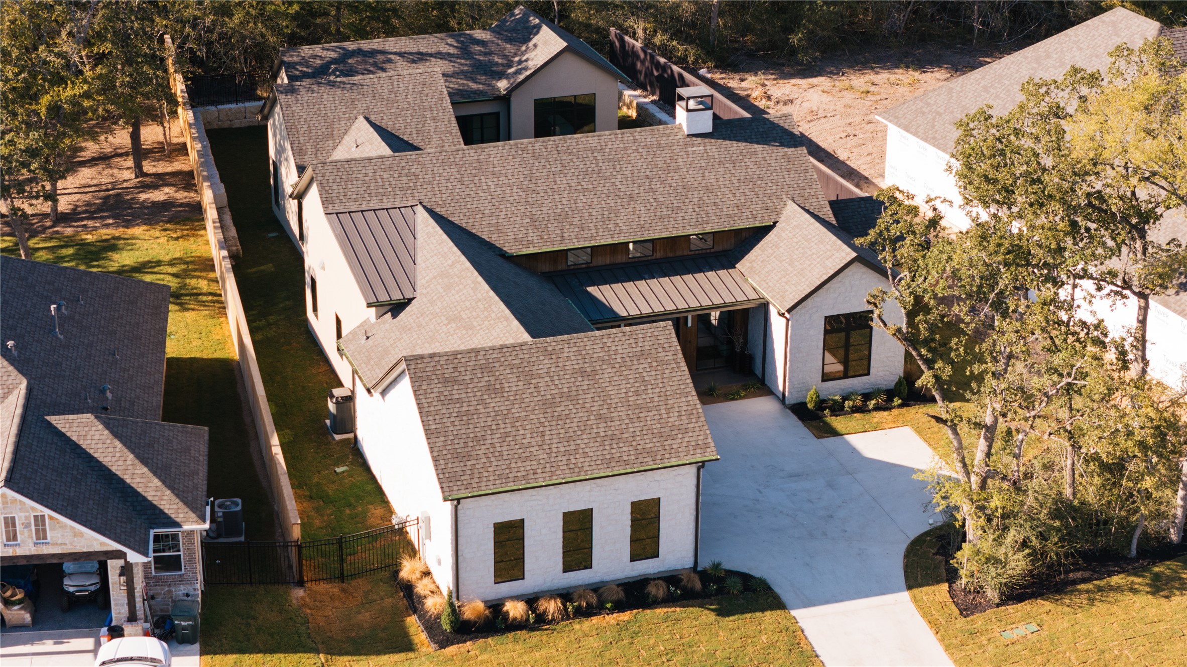 Bryan, Texas, 77807, United States, 3 Bedrooms Bedrooms, ,4 BathroomsBathrooms,Residential,For Sale,1986522