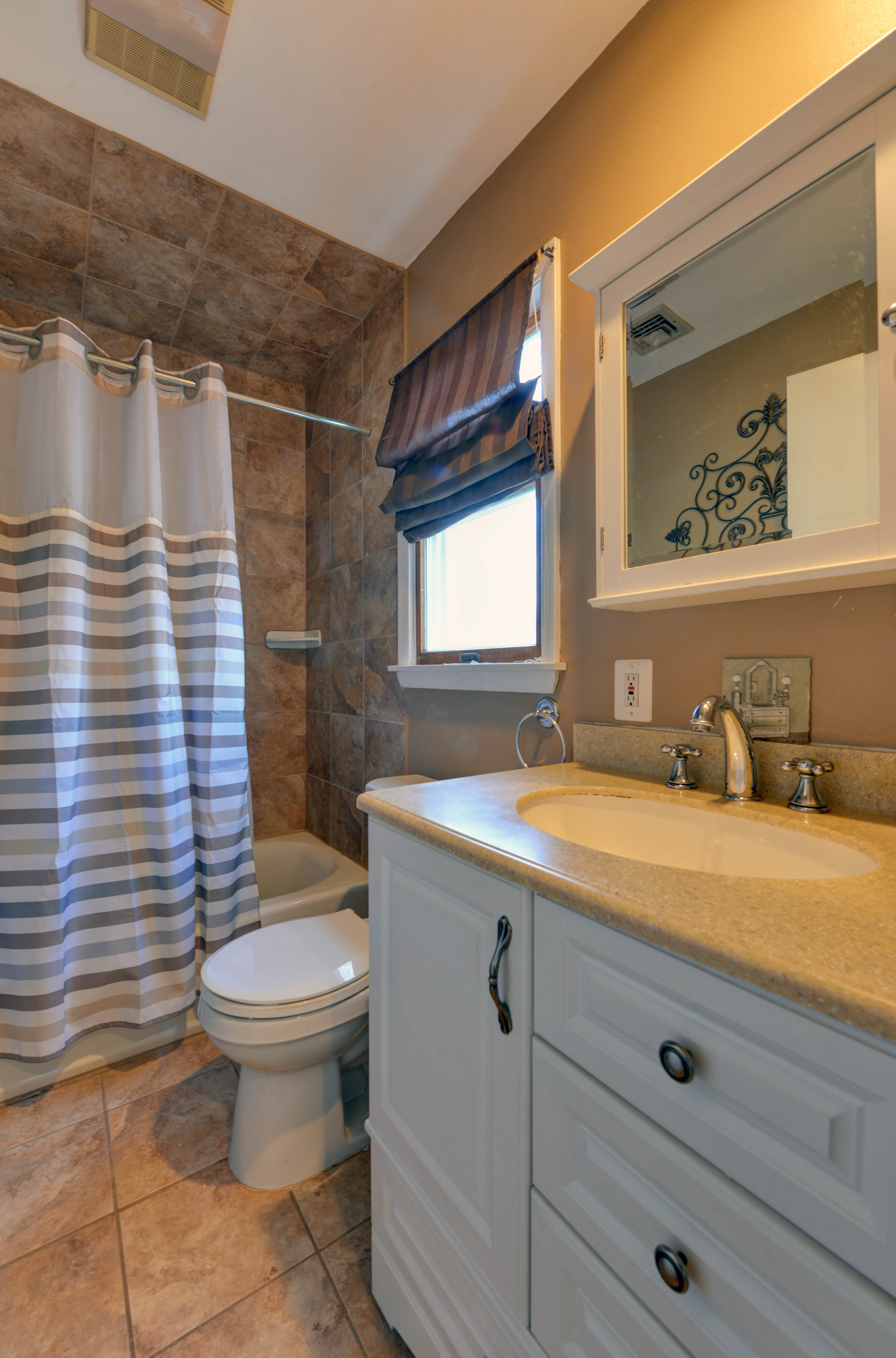 Lincoln Park, New Jersey, 07035, United States, 5 Bedrooms Bedrooms, ,3 BathroomsBathrooms,Residential,For Sale,1992414