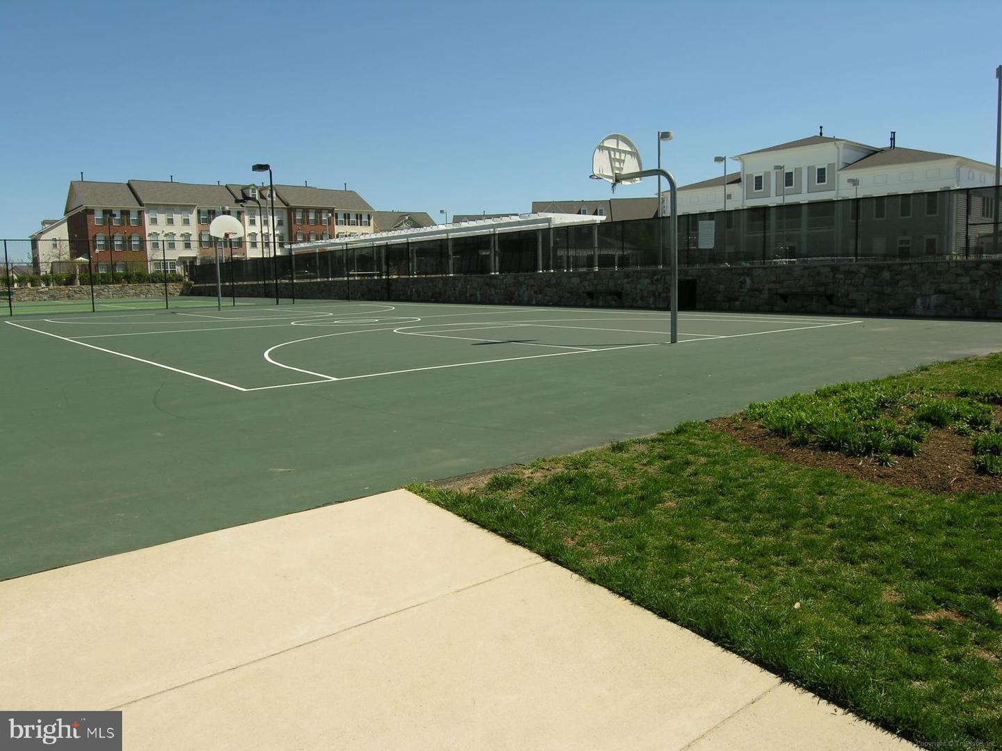 Gaithersburg, Maryland, 20878, United States, 5 Bedrooms Bedrooms, ,5 BathroomsBathrooms,Residential,For Sale,1907649