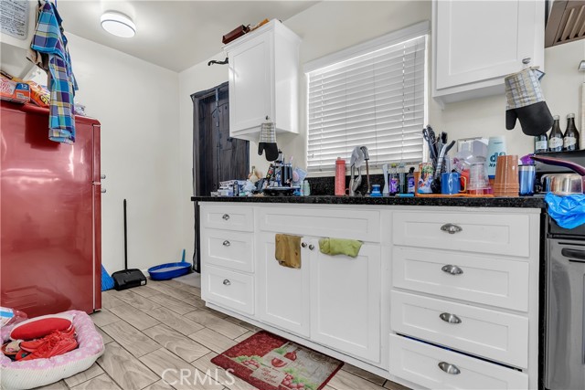 Los Angeles, California, 90003, United States, 4 Bedrooms Bedrooms, ,Residential,For Sale,1997740