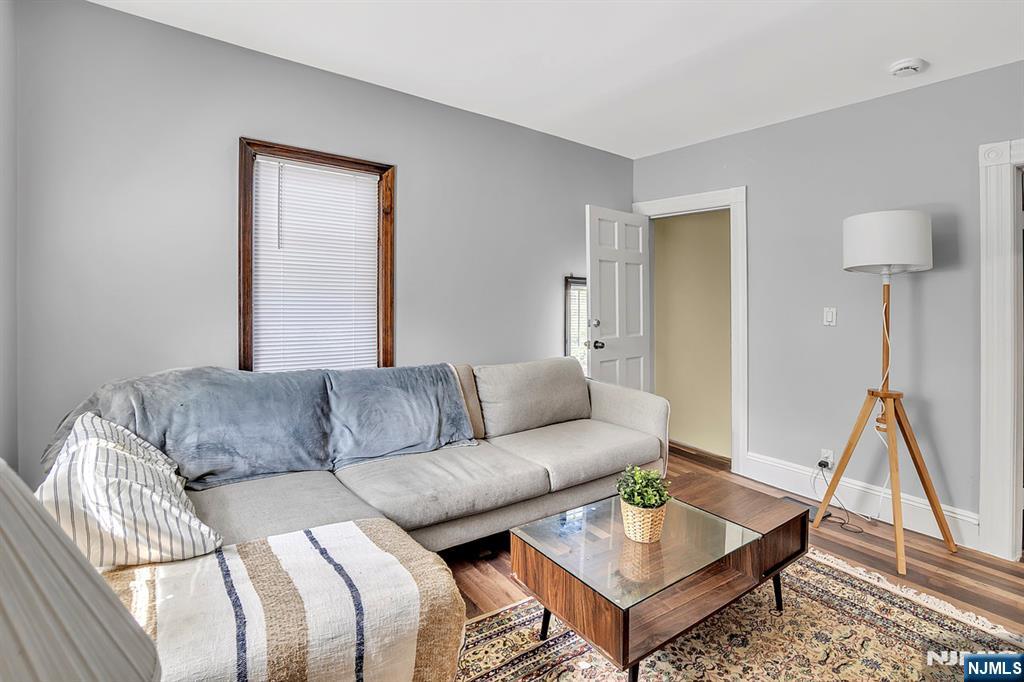 Allendale, New Jersey, 07401, United States, 2 Bedrooms Bedrooms, ,2 BathroomsBathrooms,Residential,For Sale,1829462
