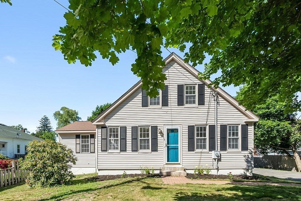 Exeter, New Hampshire, 03833, United States, 4 Bedrooms Bedrooms, ,3 BathroomsBathrooms,Residential,For Sale,1927852